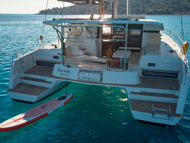 Lagoon 42 — photo 1