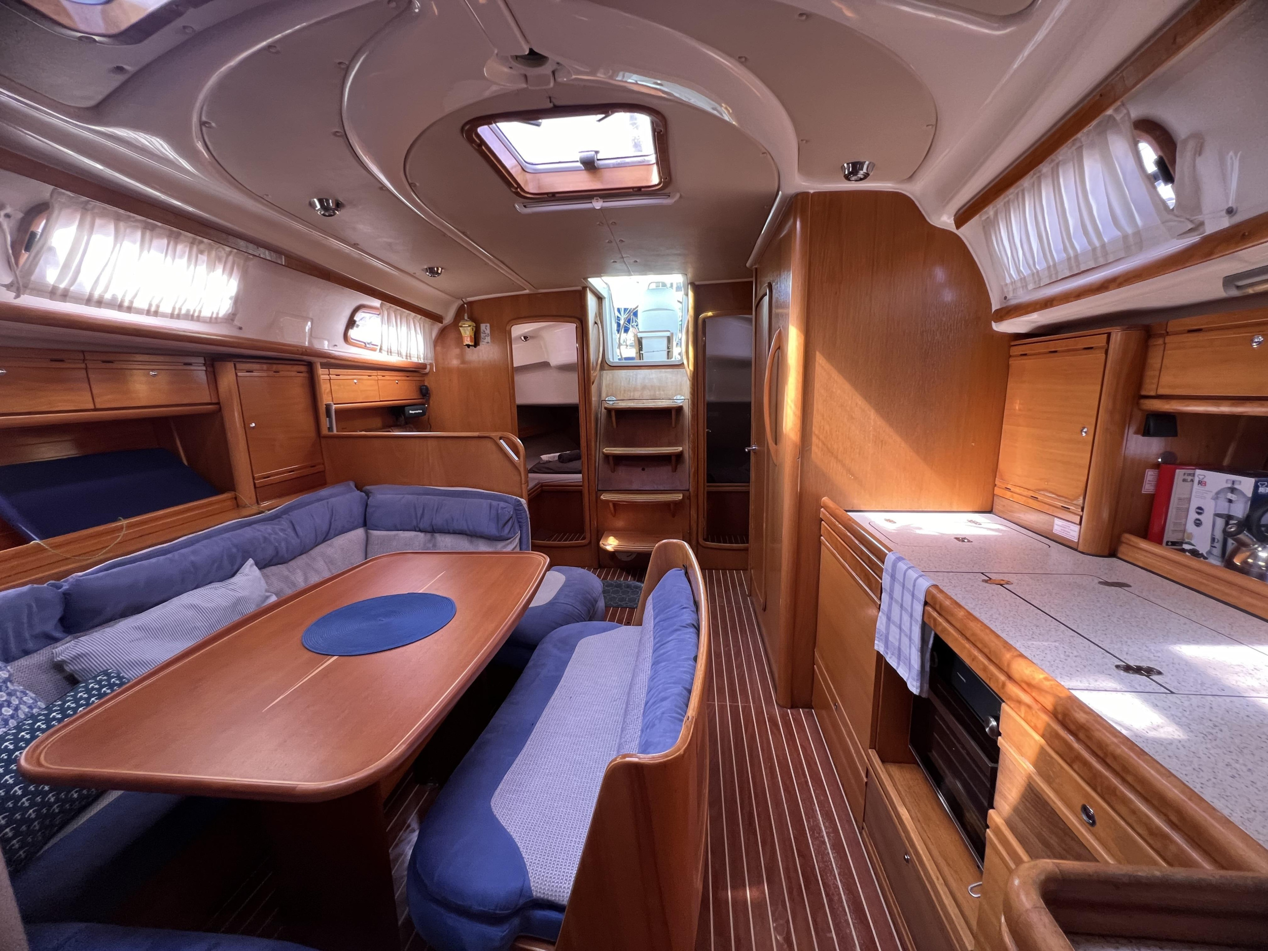 Bavaria 39 Cruiser — photo 6