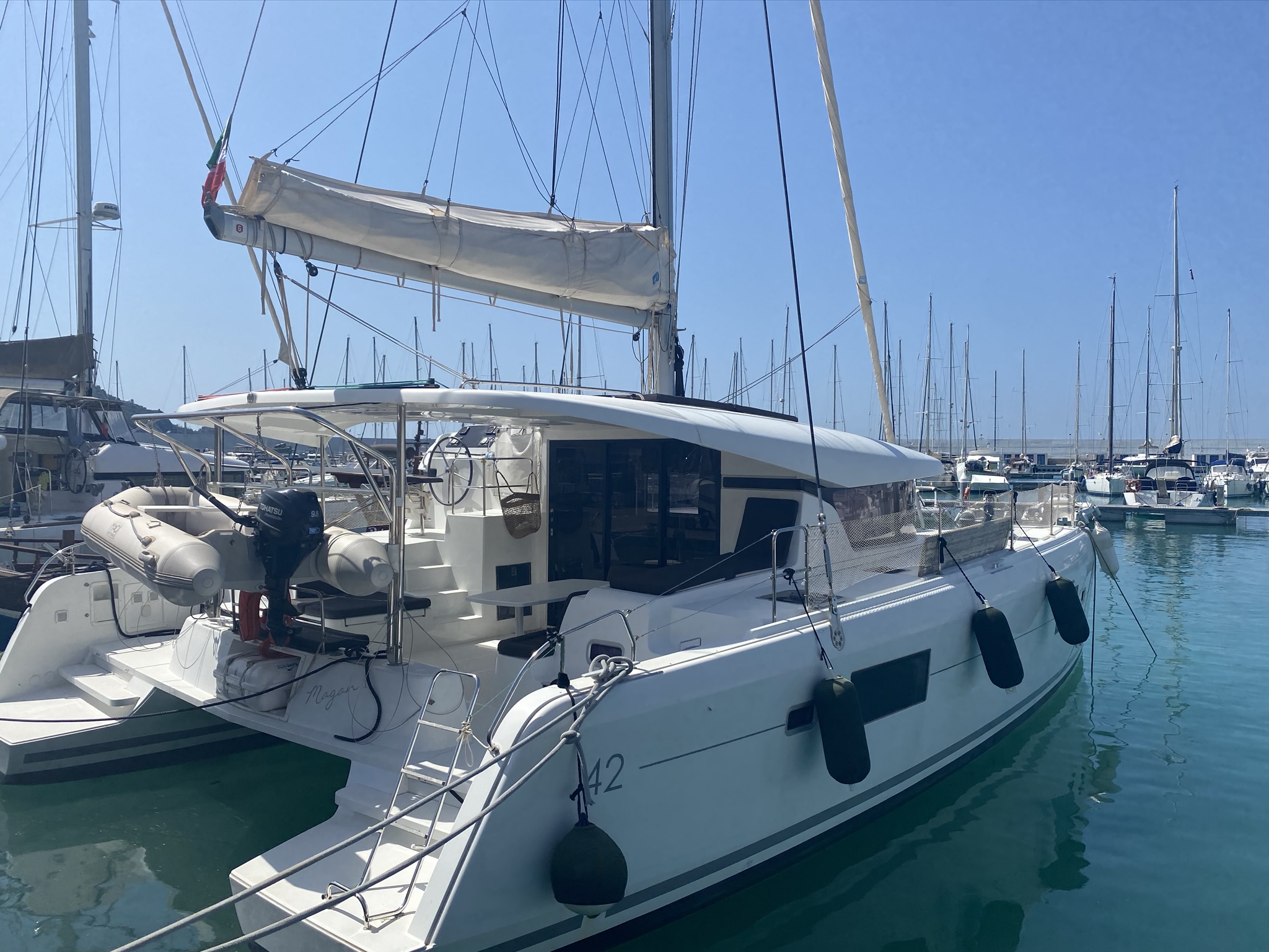 Lagoon 42 — photo 11