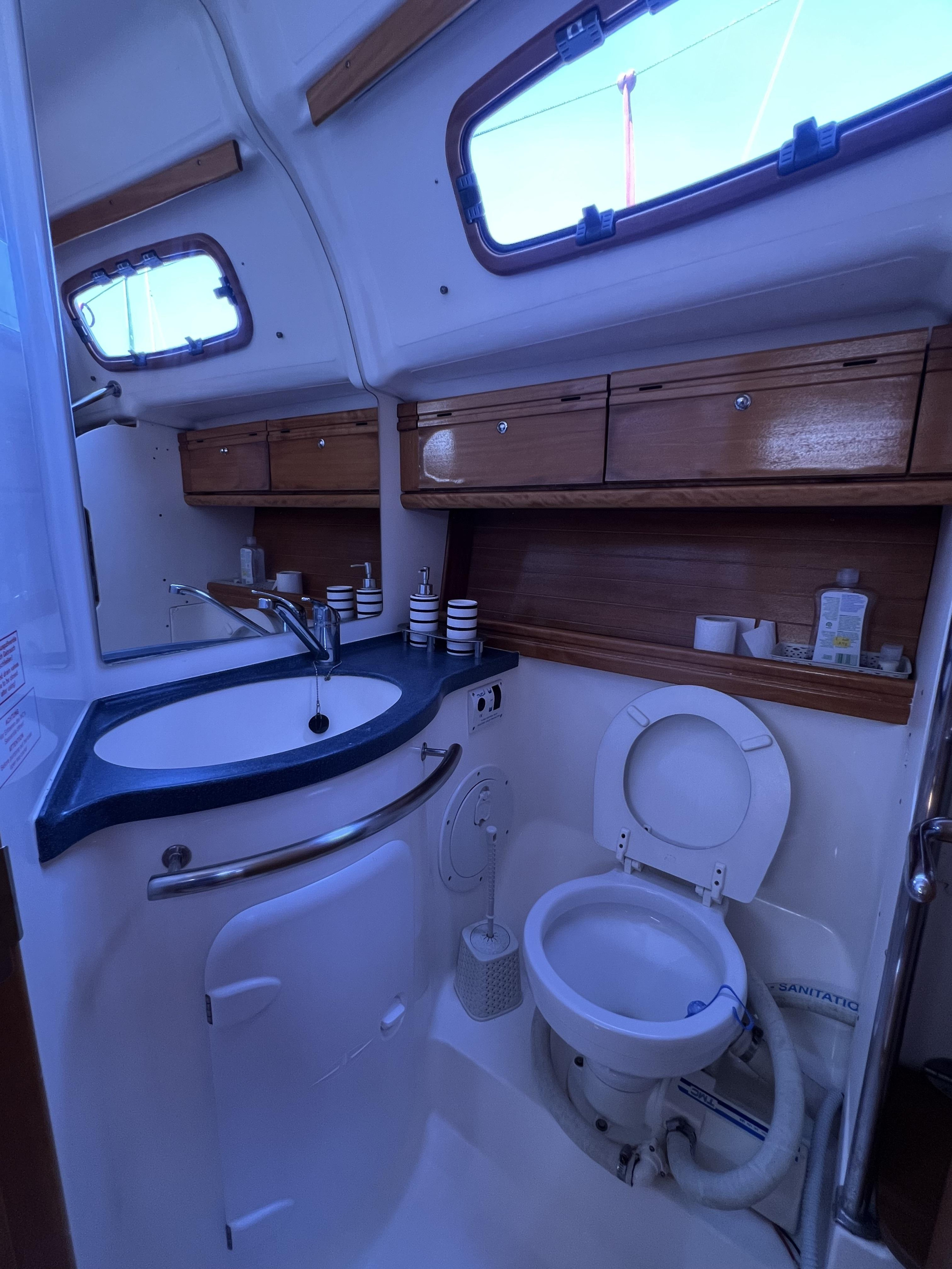 Bavaria 39 Cruiser — photo 3