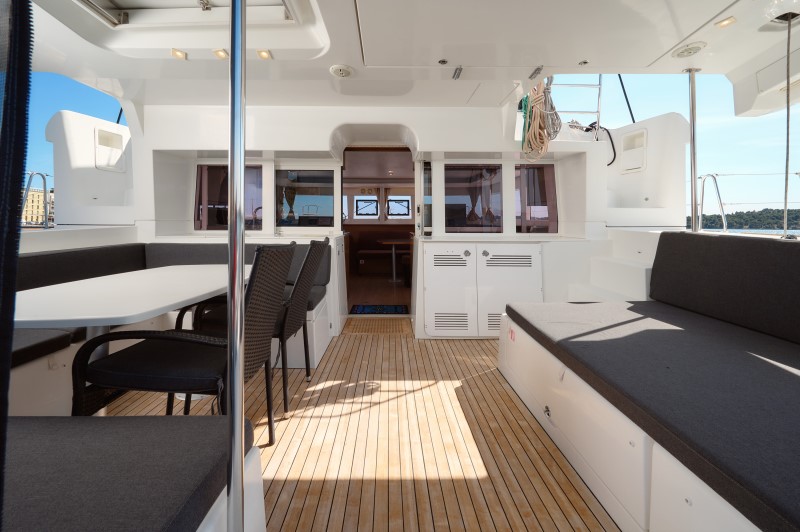 Lagoon 450 — photo 23
