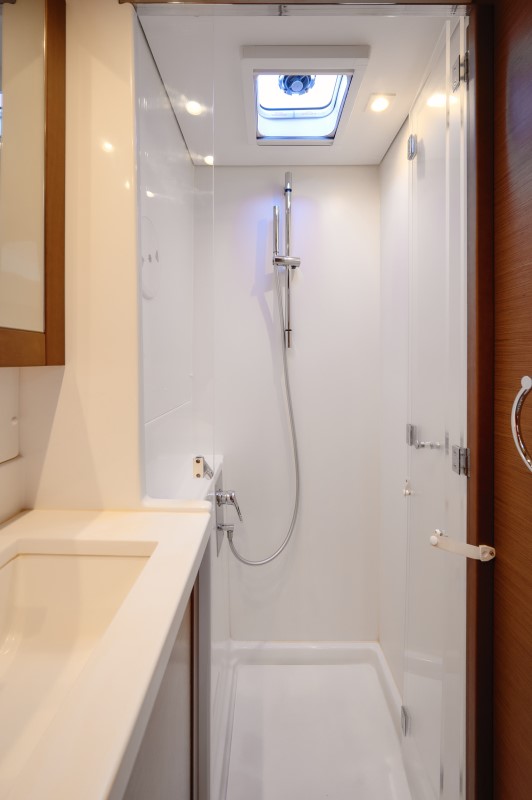 Lagoon 450 — photo 4