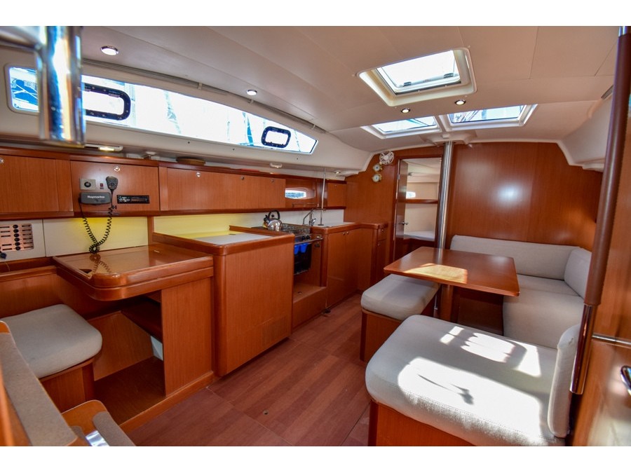 Beneteau Oceanis 40 Safir — photo 14