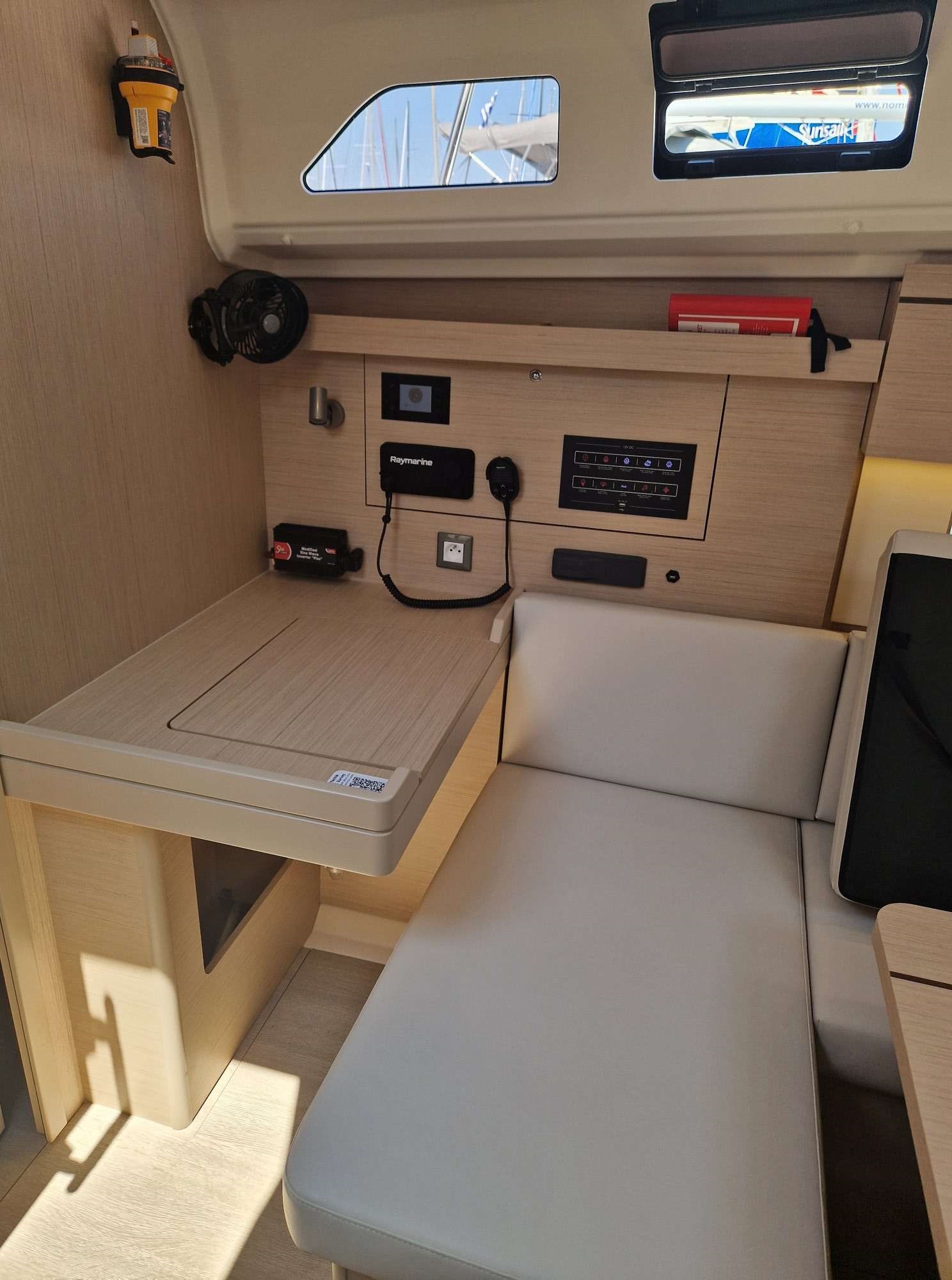 Oceanis 40.1 — photo 4