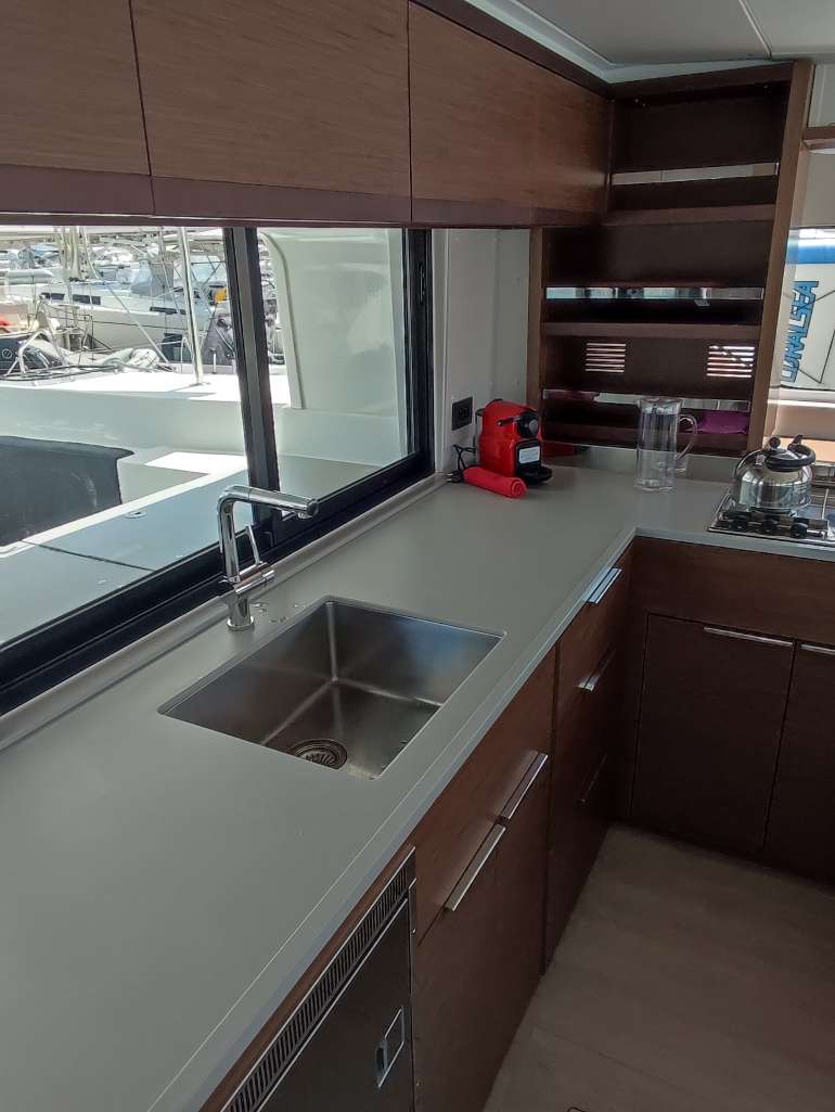 Lagoon 46 — photo 9