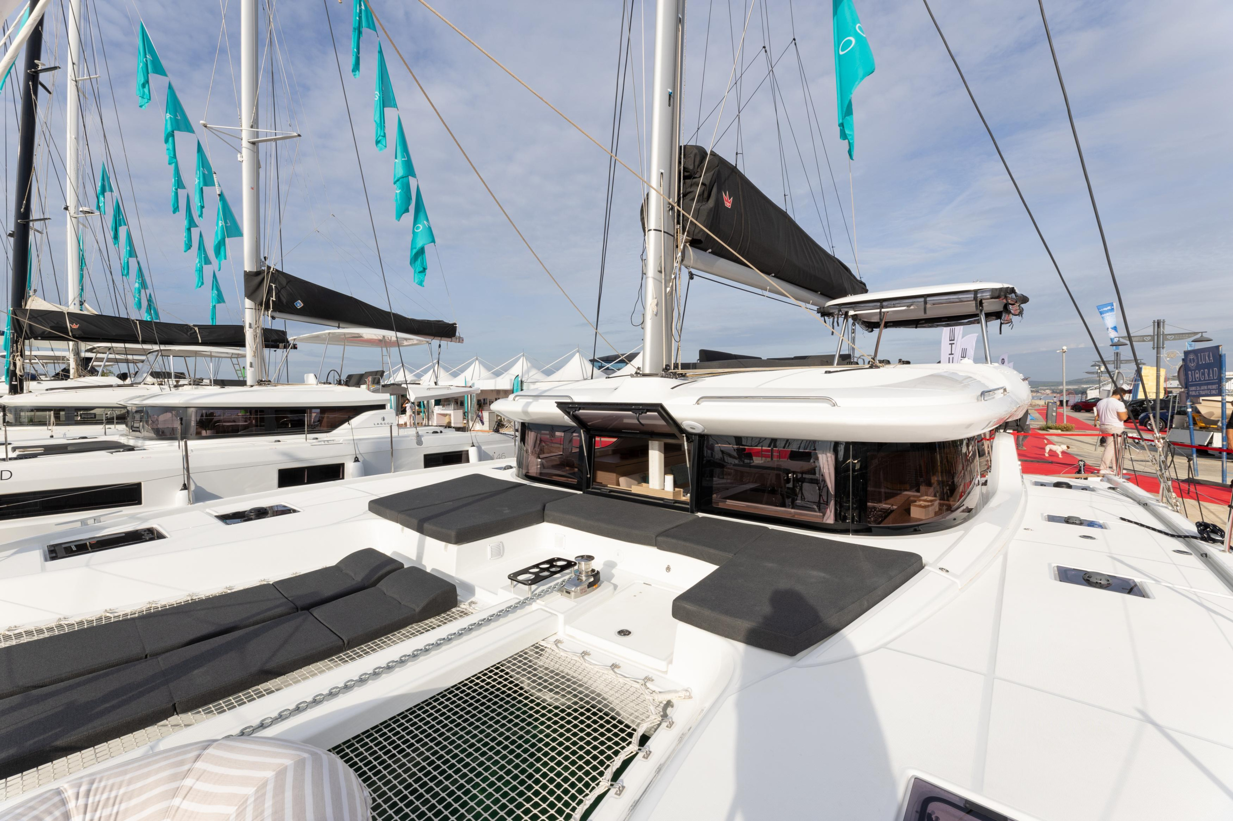 Lagoon 43 — photo 9