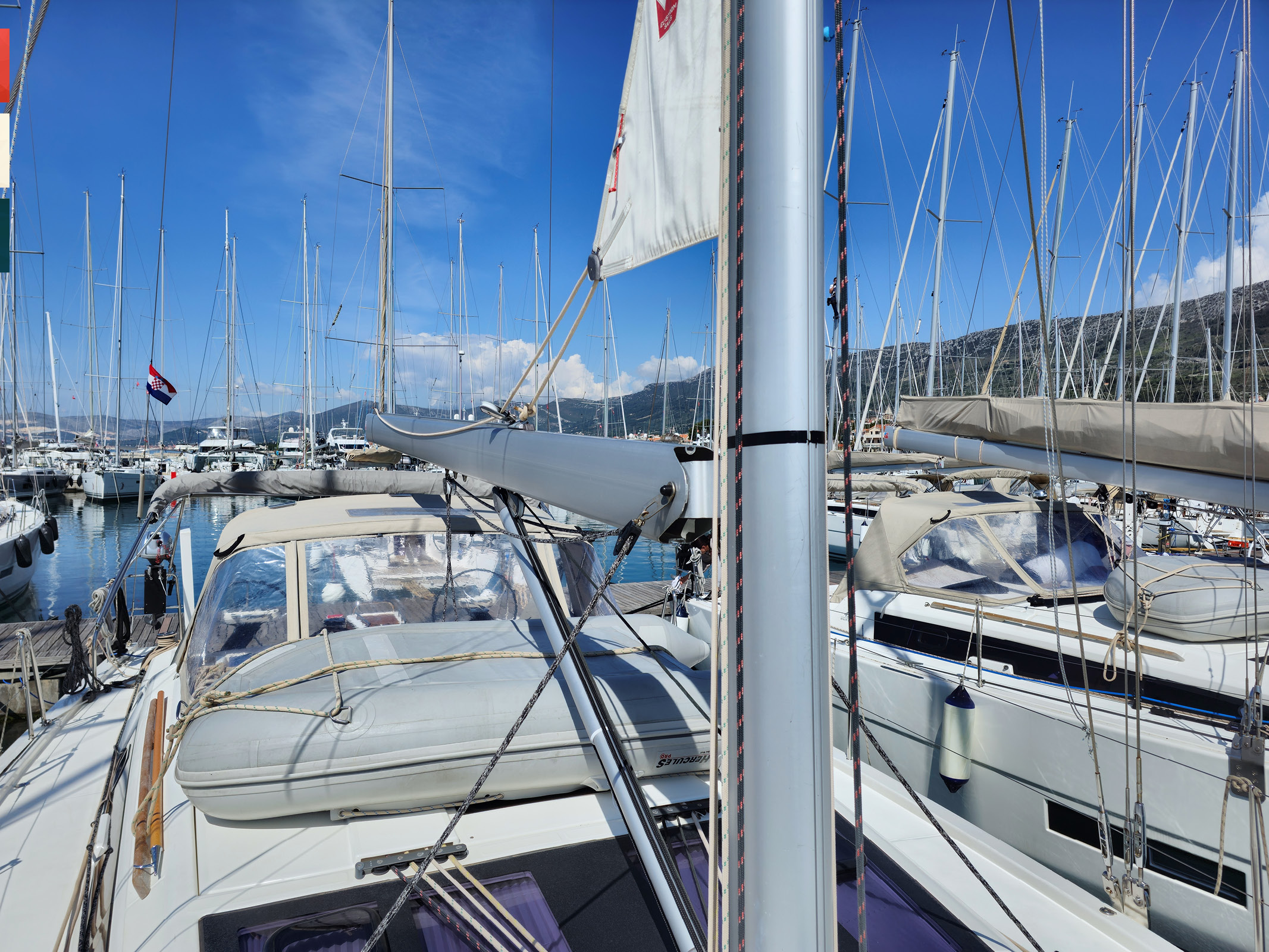 Dufour 430 Grand Large — photo 29