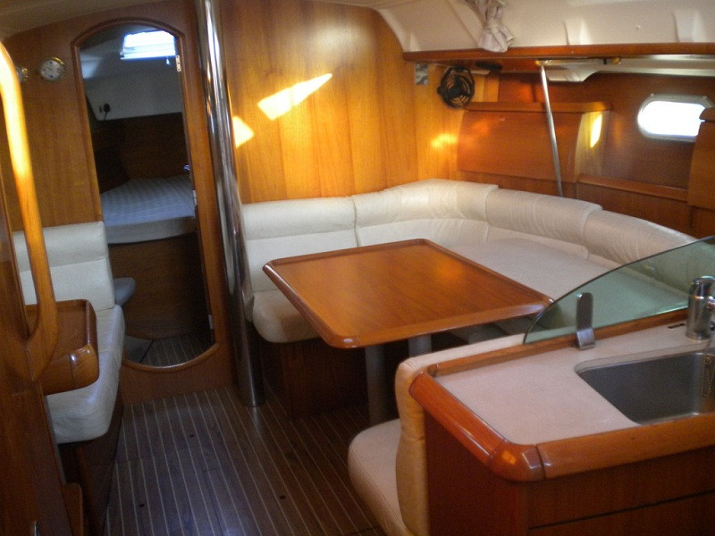 Sun Odyssey 40 — photo 3