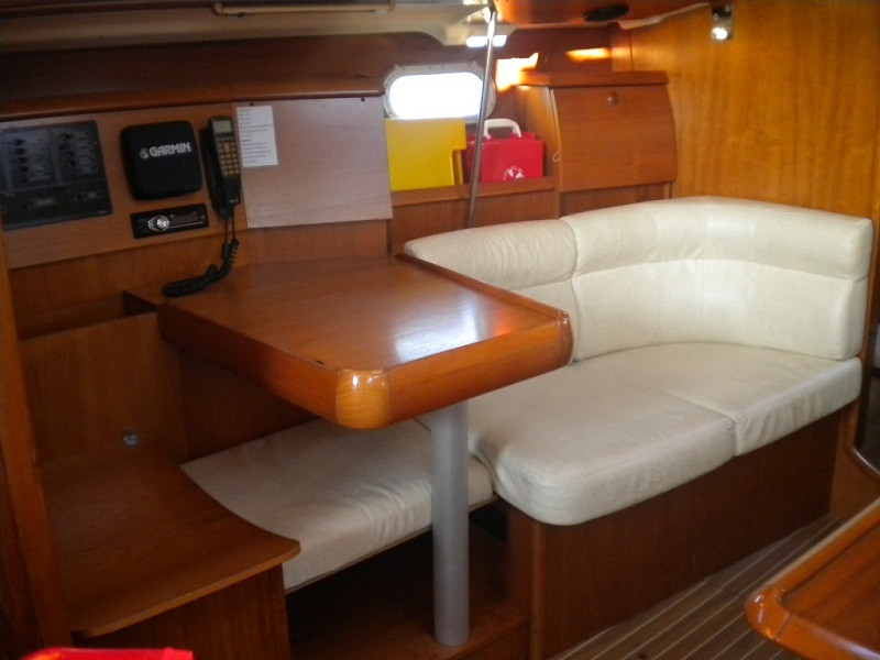 Sun Odyssey 40 — photo 11