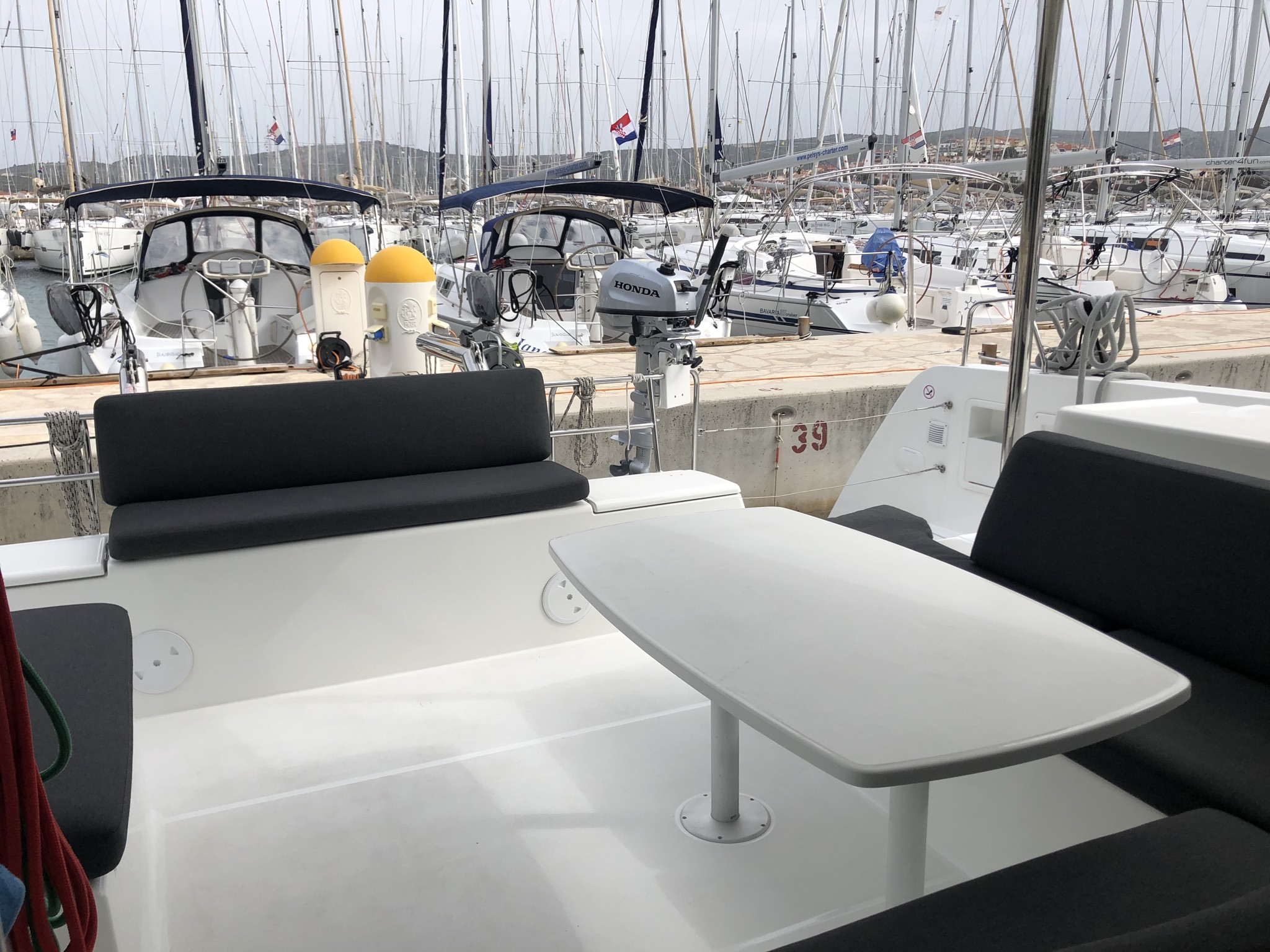 Lagoon 40 — photo 19