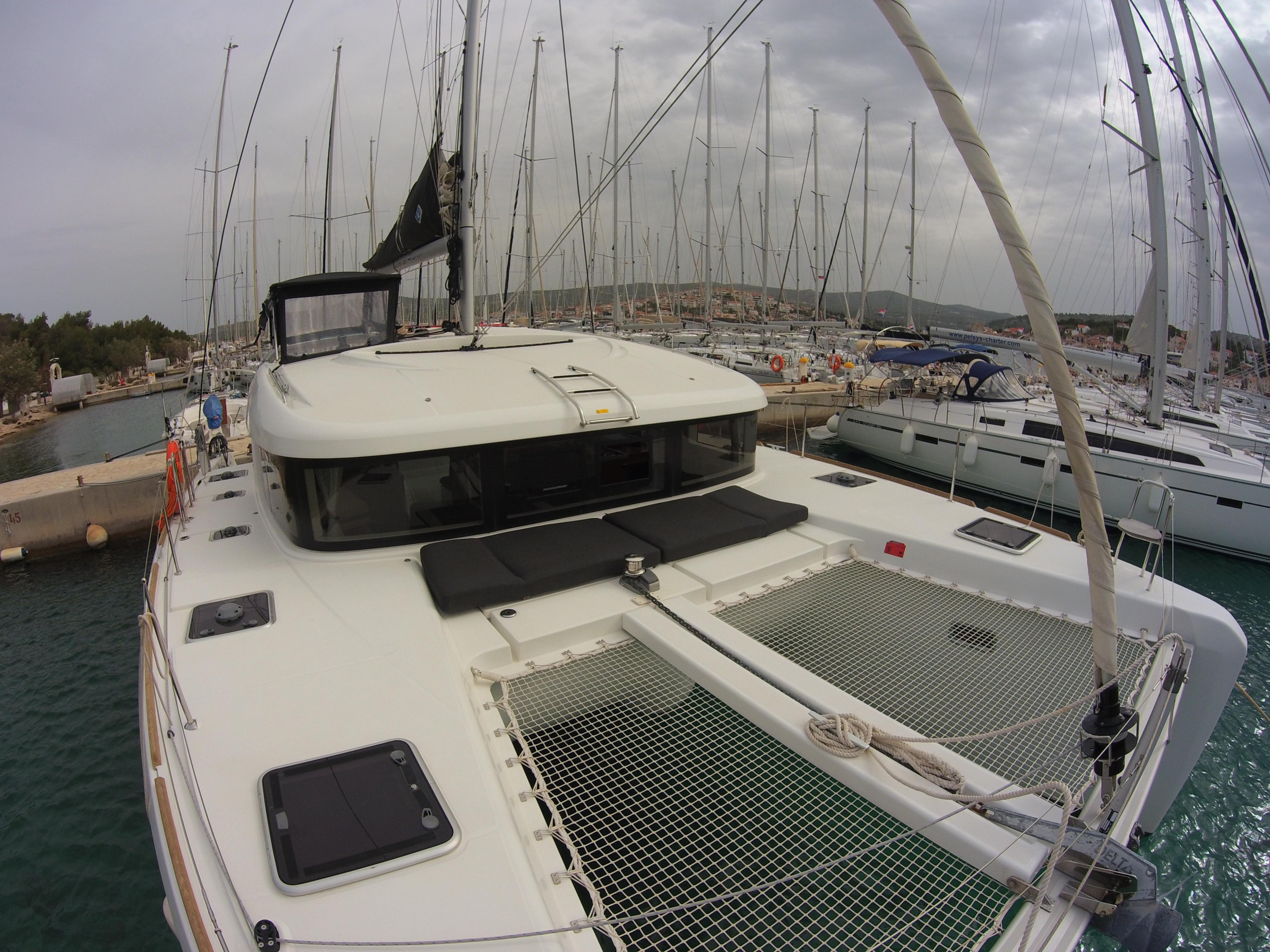Lagoon 40 — photo 4