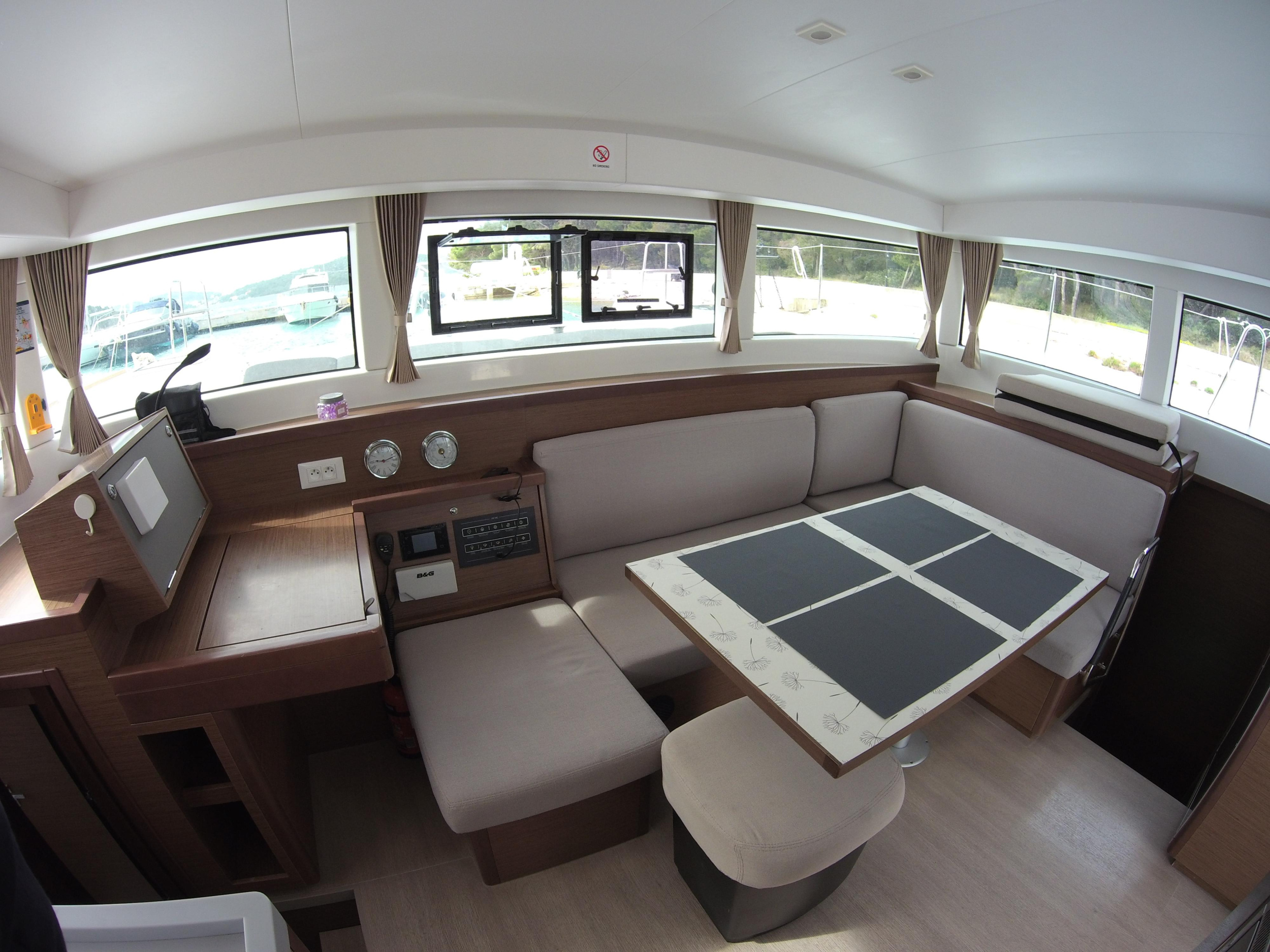 Lagoon 40 — photo 16