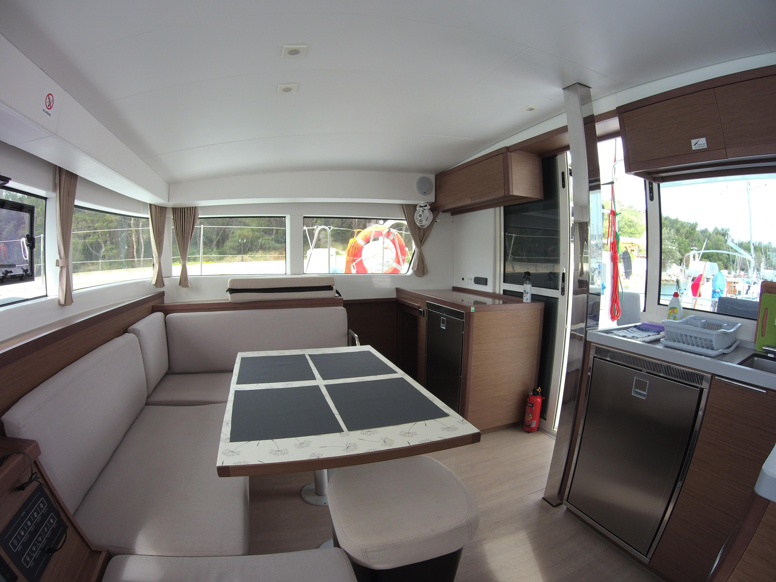 Lagoon 40 — photo 21