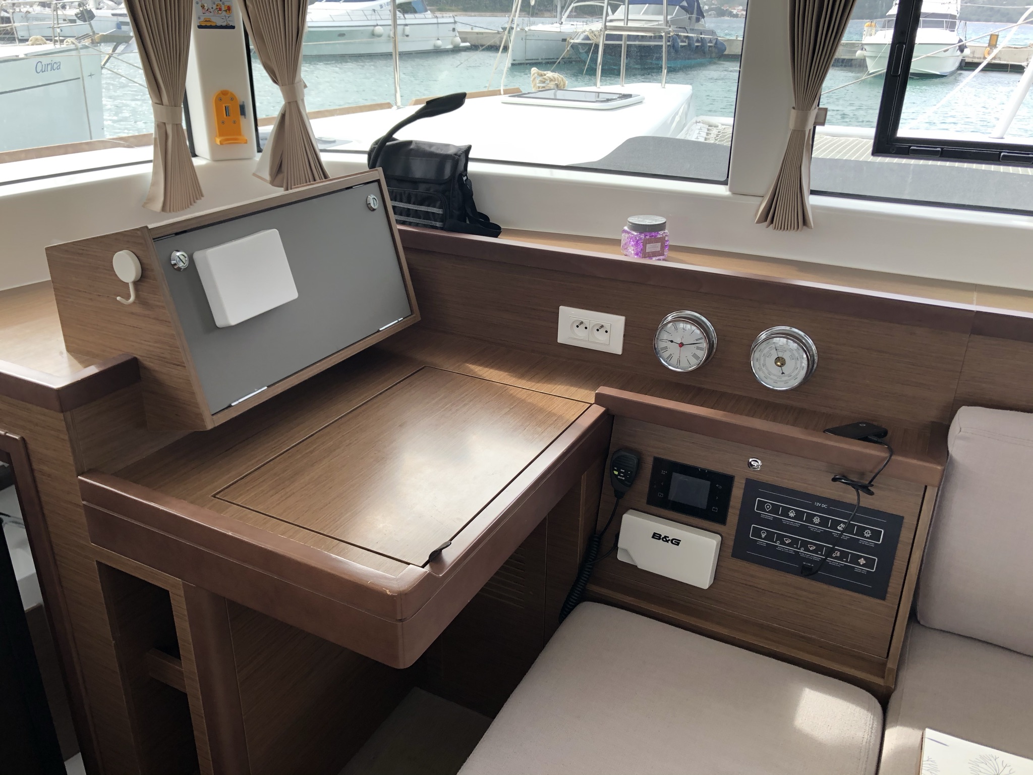Lagoon 40 — photo 28