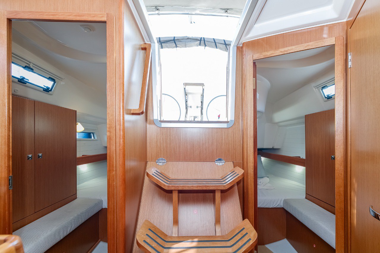 Bavaria 34 — photo 9