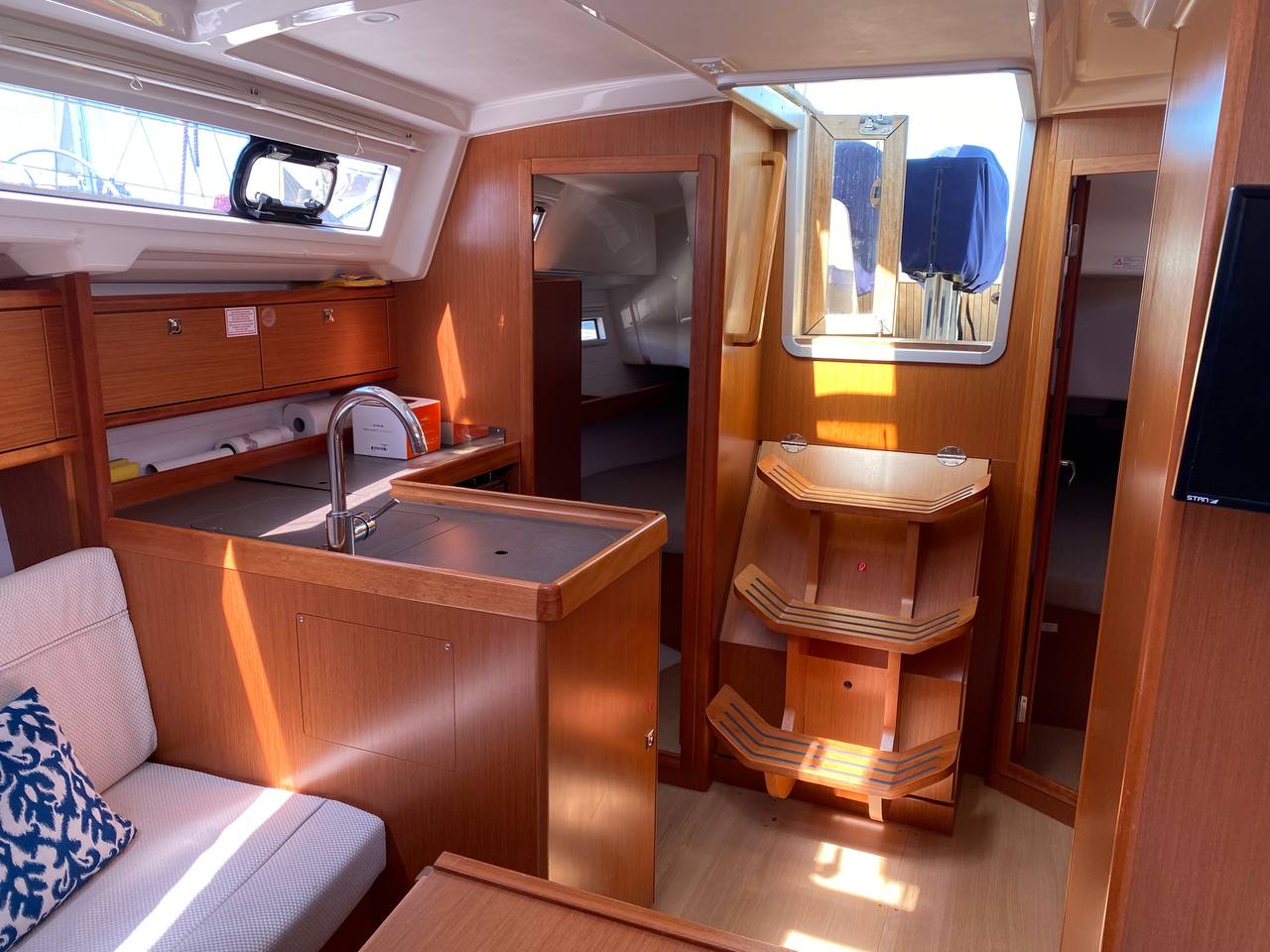 Bavaria 34 — photo 4