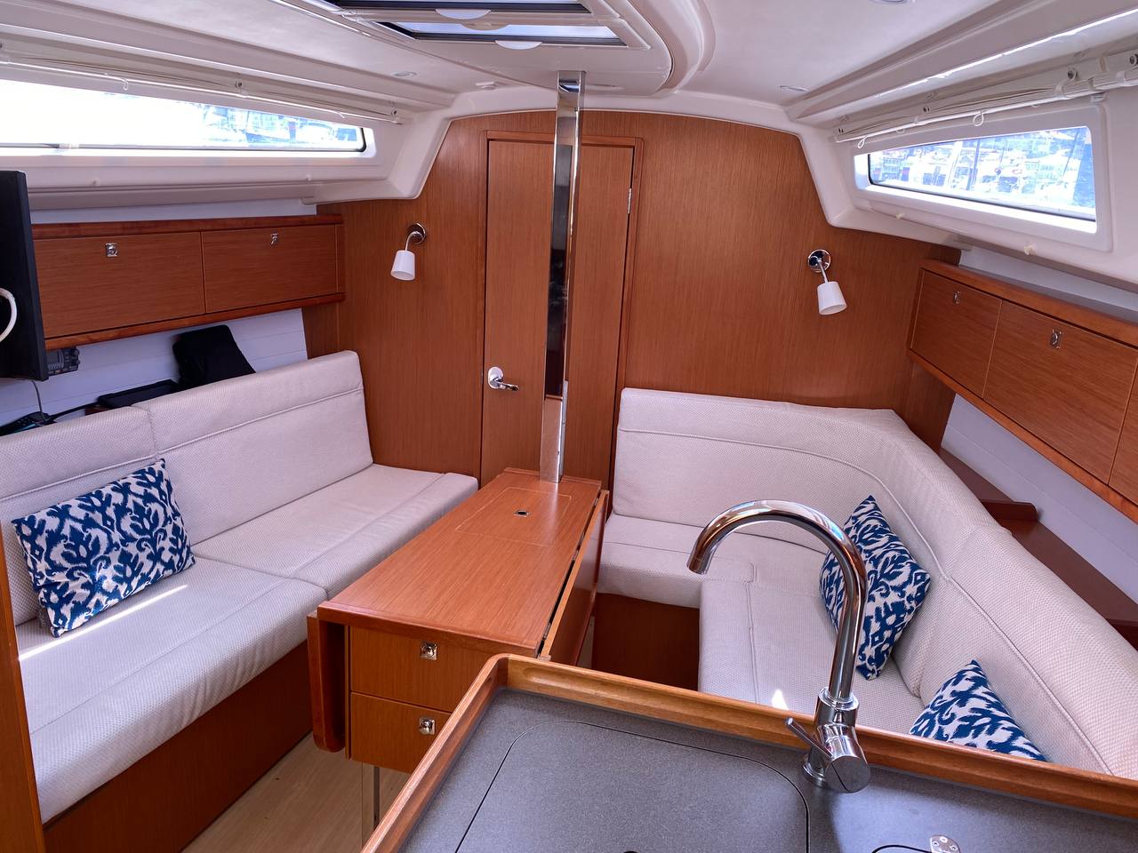 Bavaria 34 — photo 7