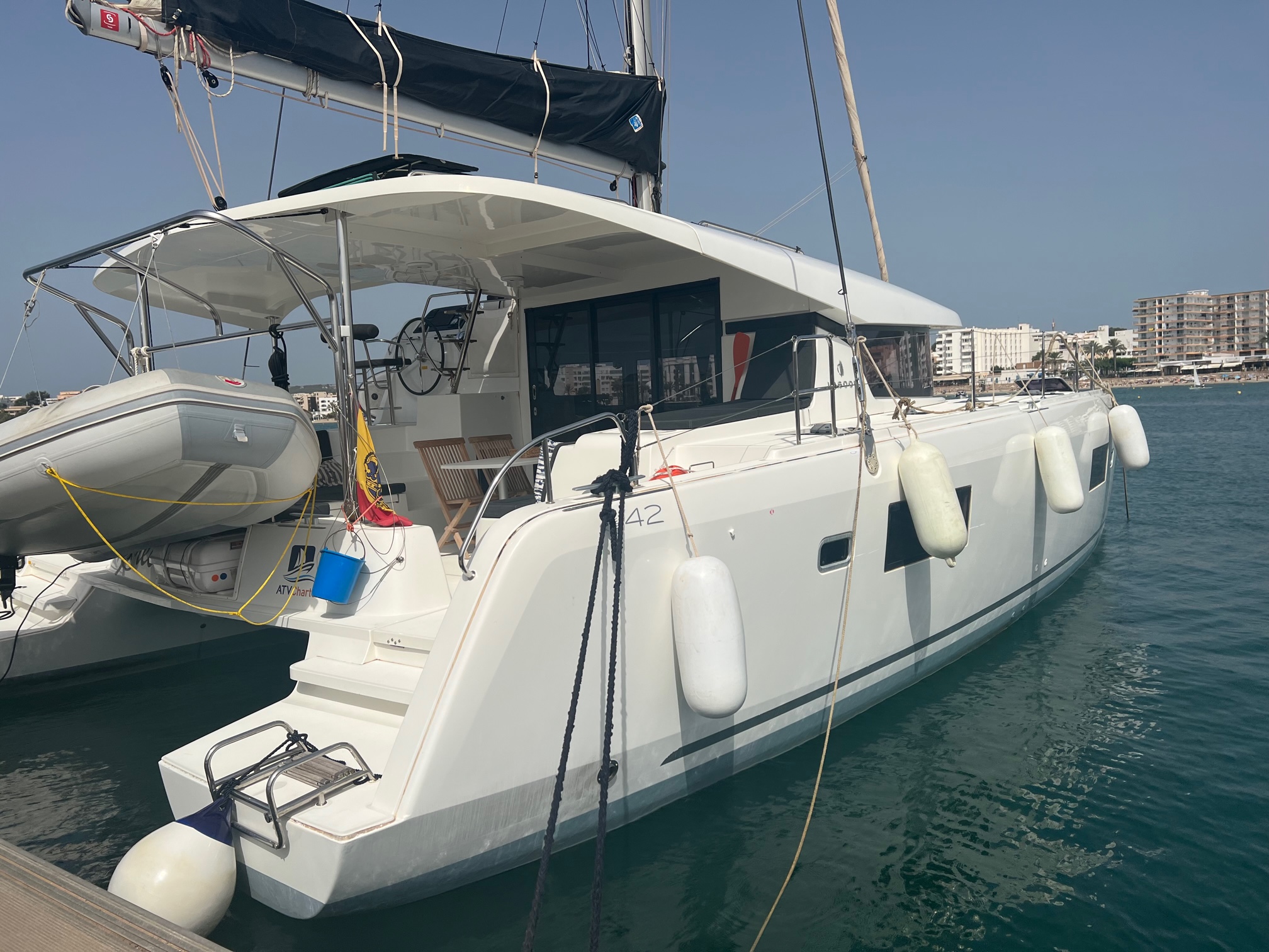 Lagoon 42 — photo 1