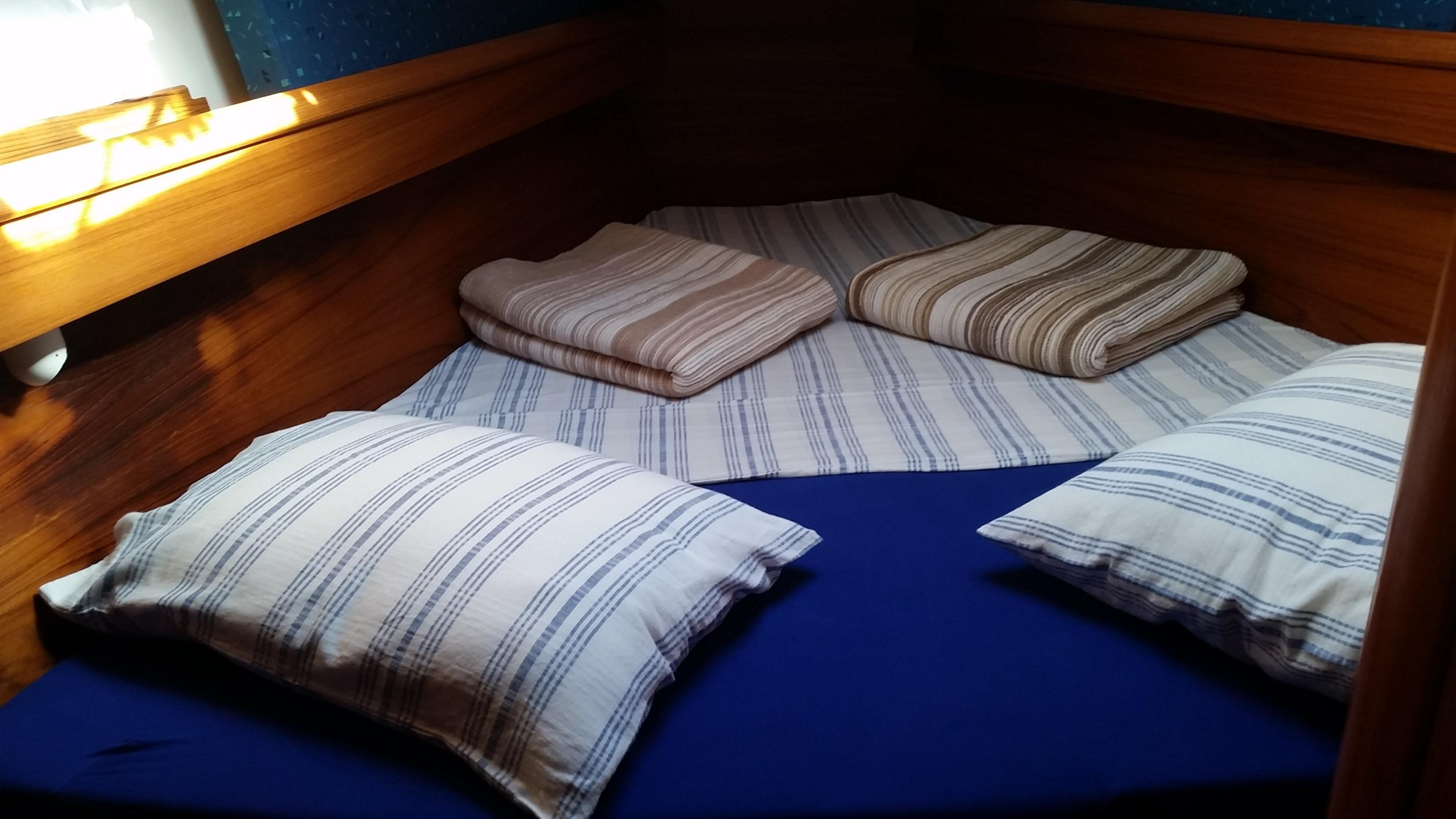 Sun Odyssey 40 — photo 3