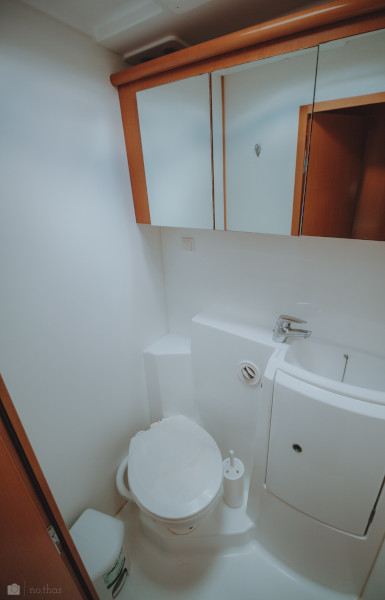 Lagoon 420 — photo 11