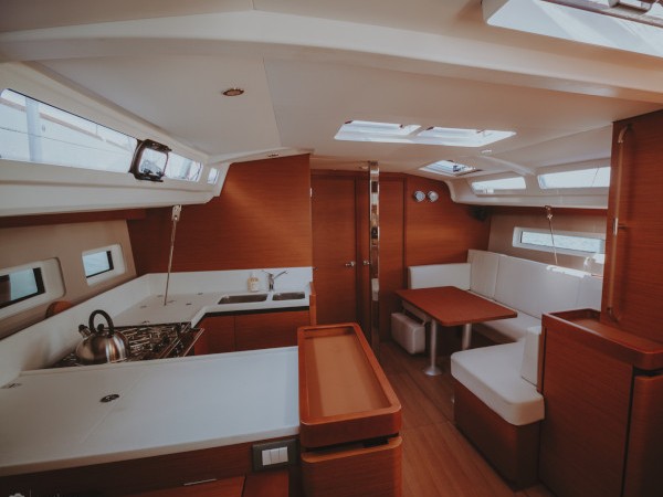 Sun Odyssey 440 — photo 11