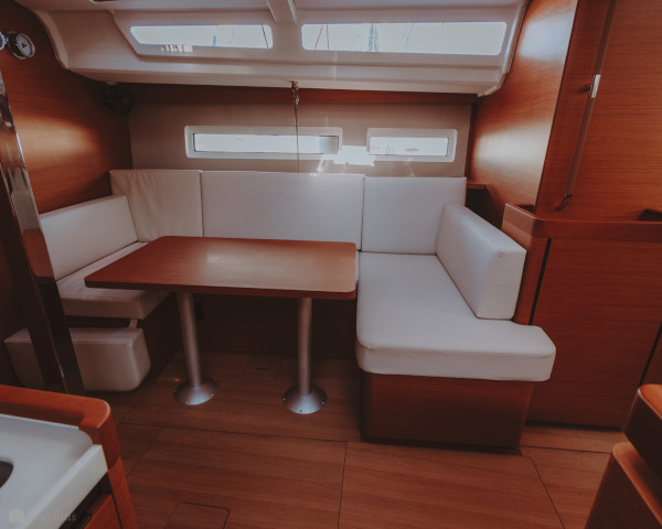 Sun Odyssey 440 — photo 7