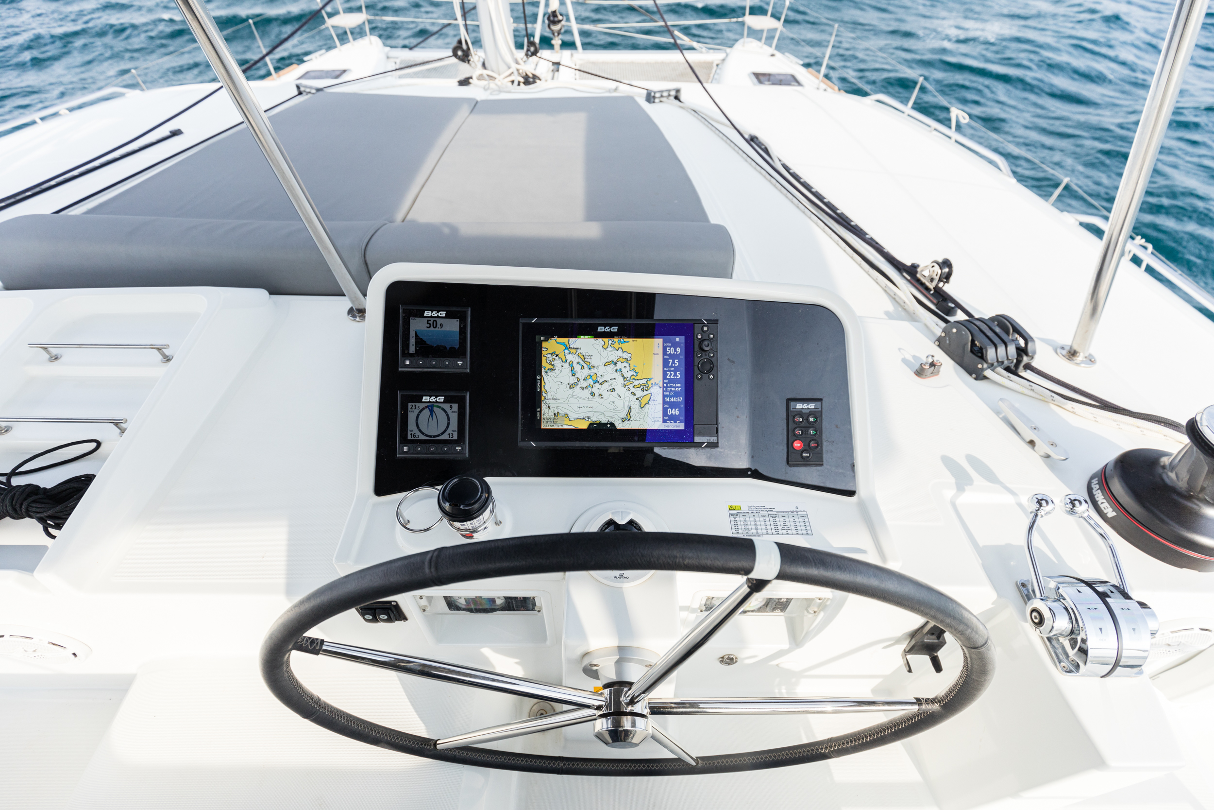 Lagoon 450 Flybridge — photo 8