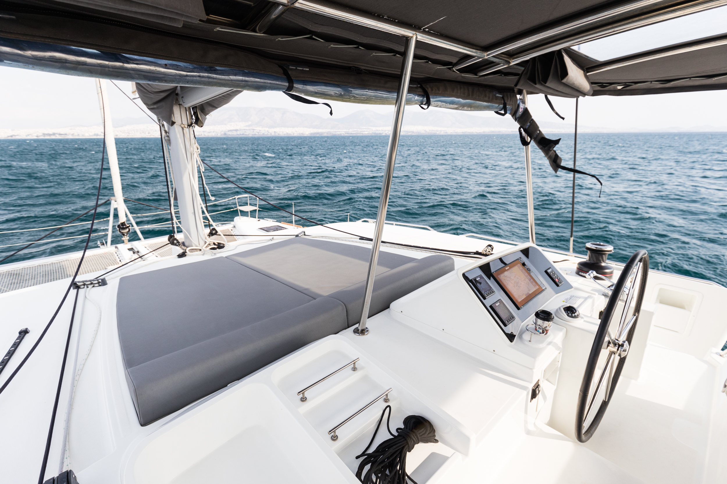 Lagoon 450 Flybridge — photo 14