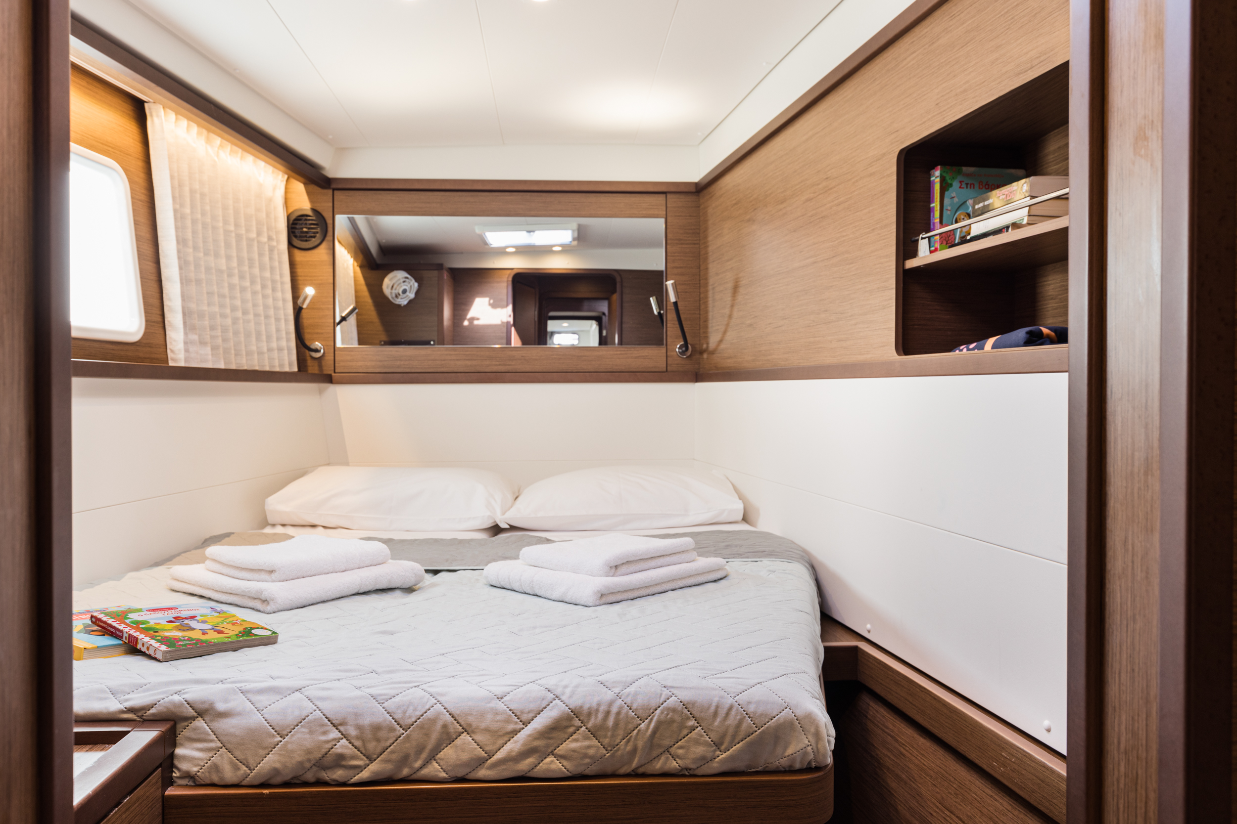 Lagoon 450 Flybridge — photo 20