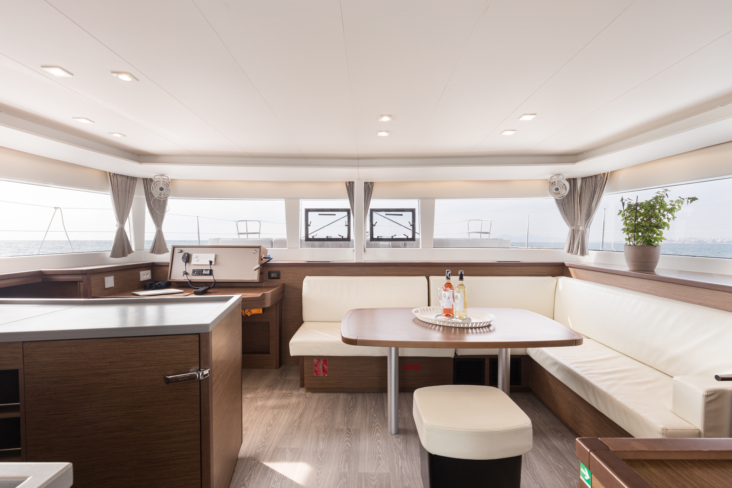 Lagoon 450 Flybridge — photo 16