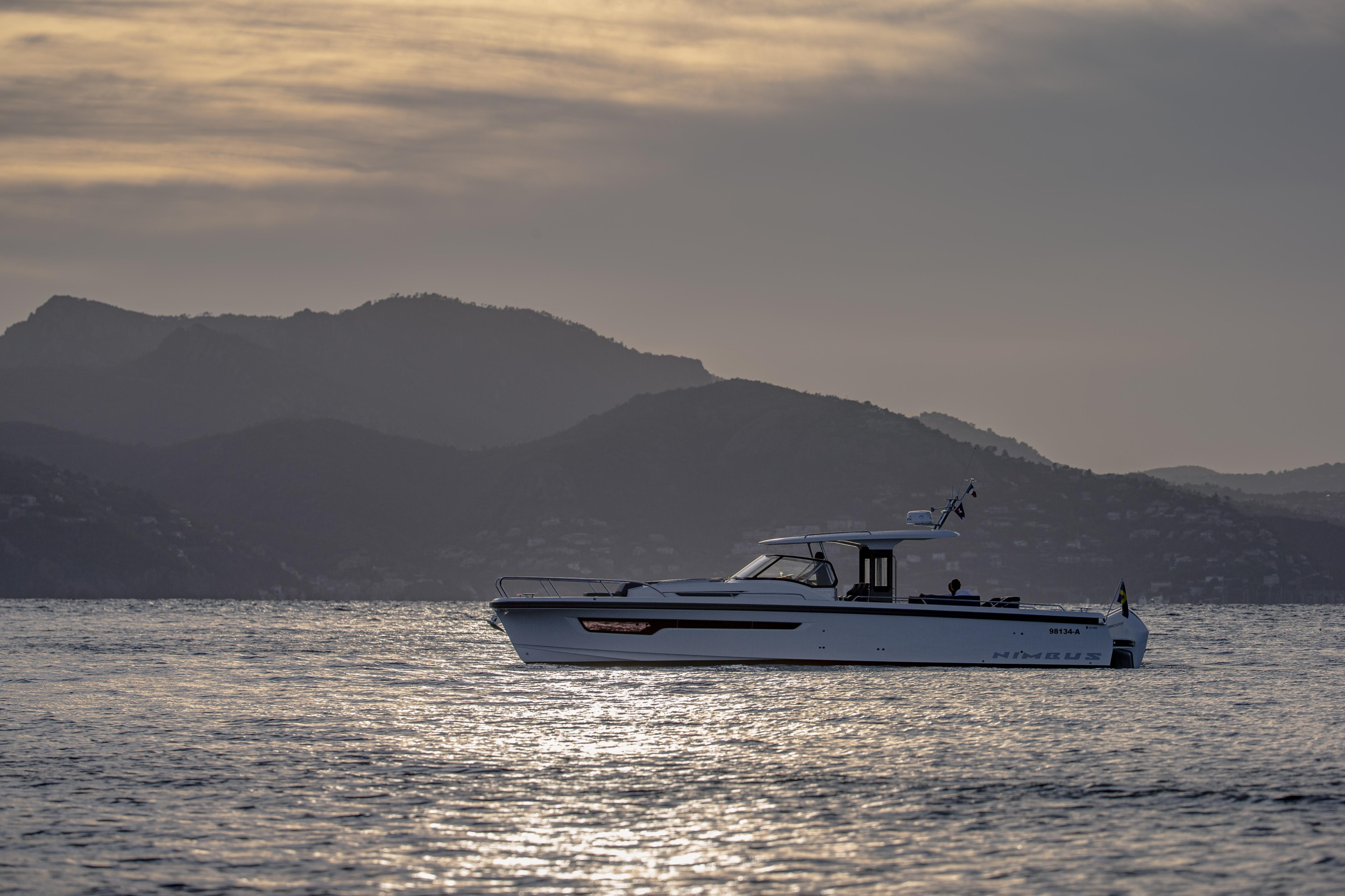 Nimbus Tender T11 — photo 102