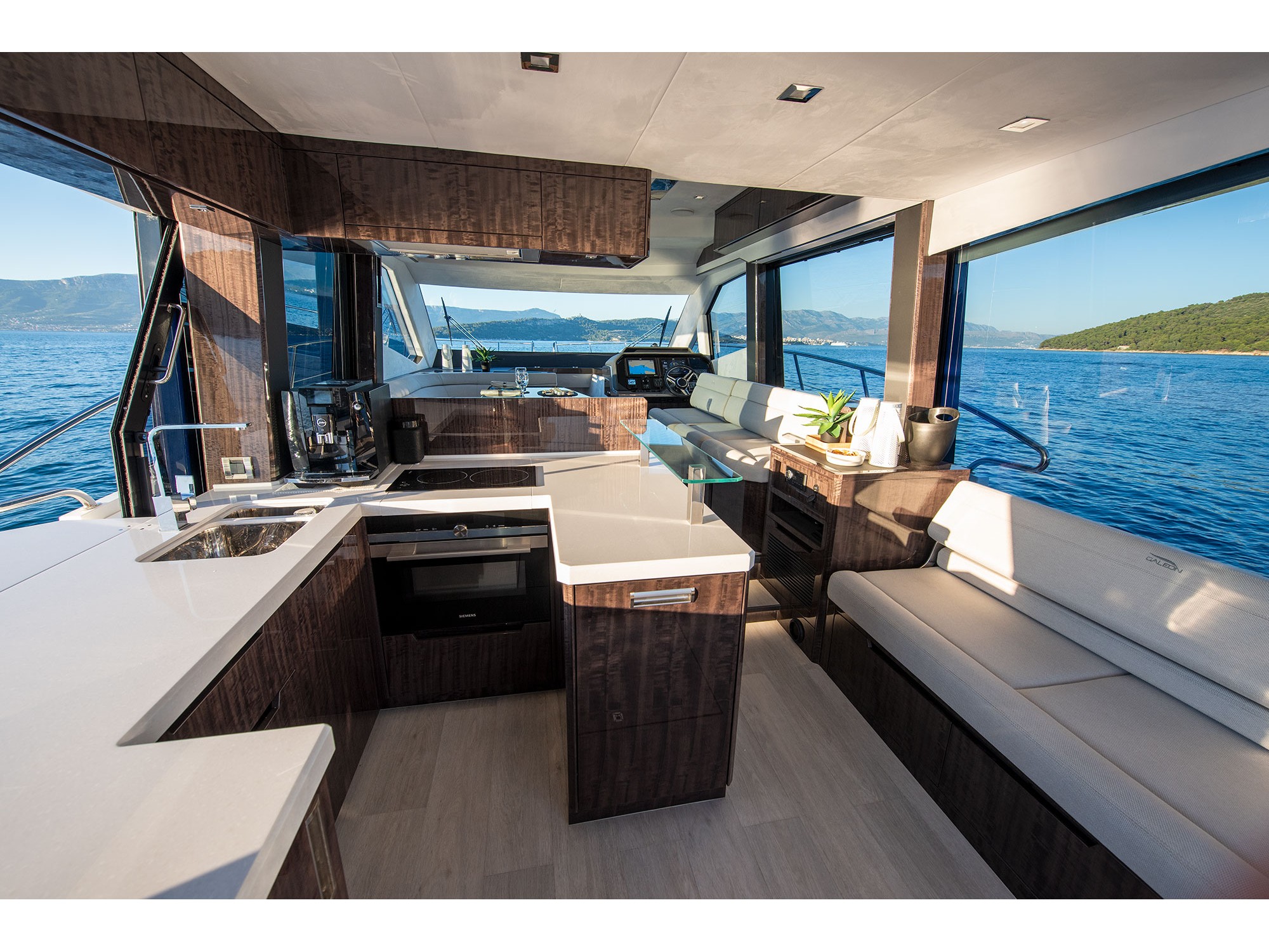 Galeon 500 Fly — photo 29