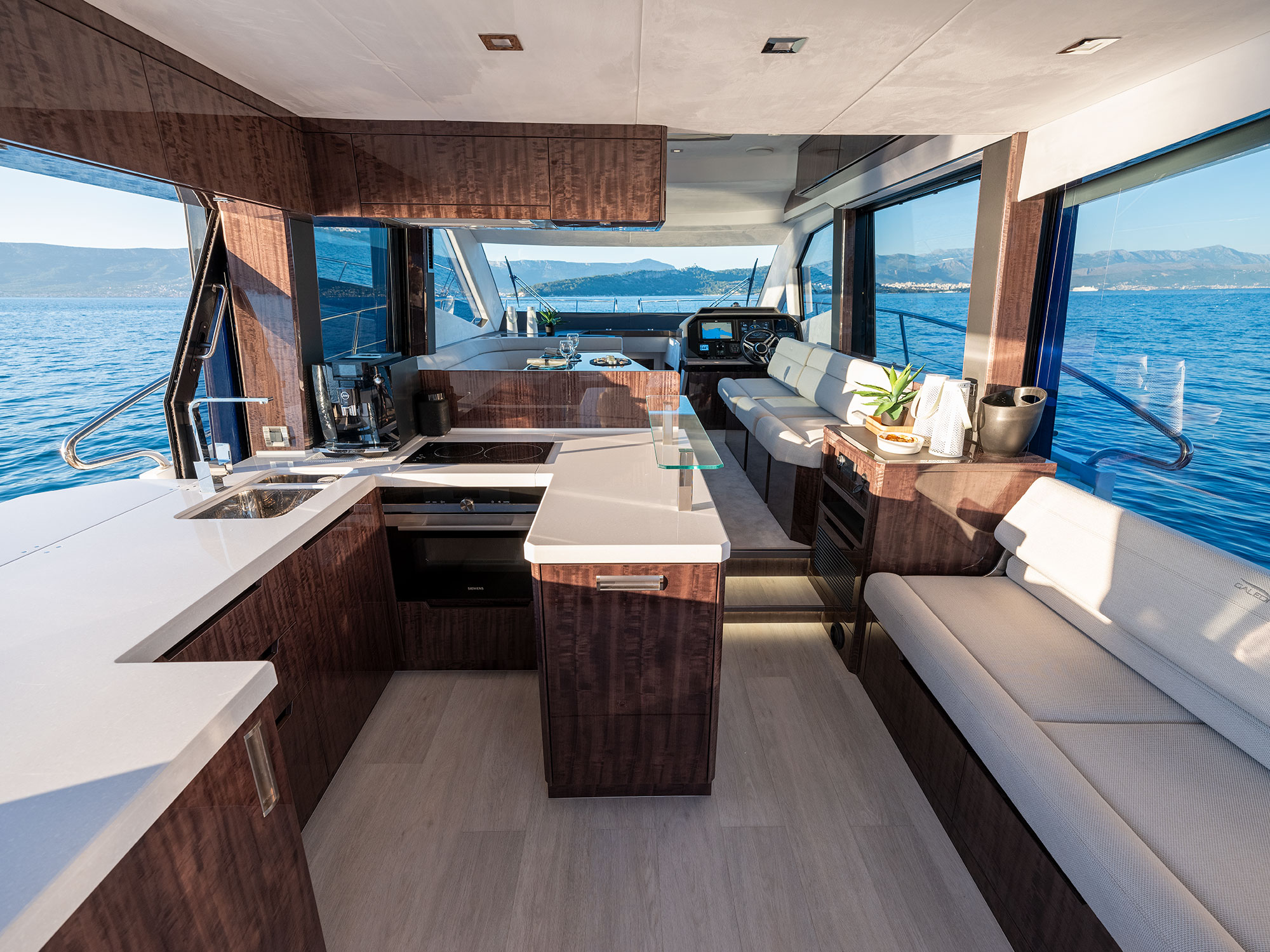 Galeon 500 Fly — photo 30