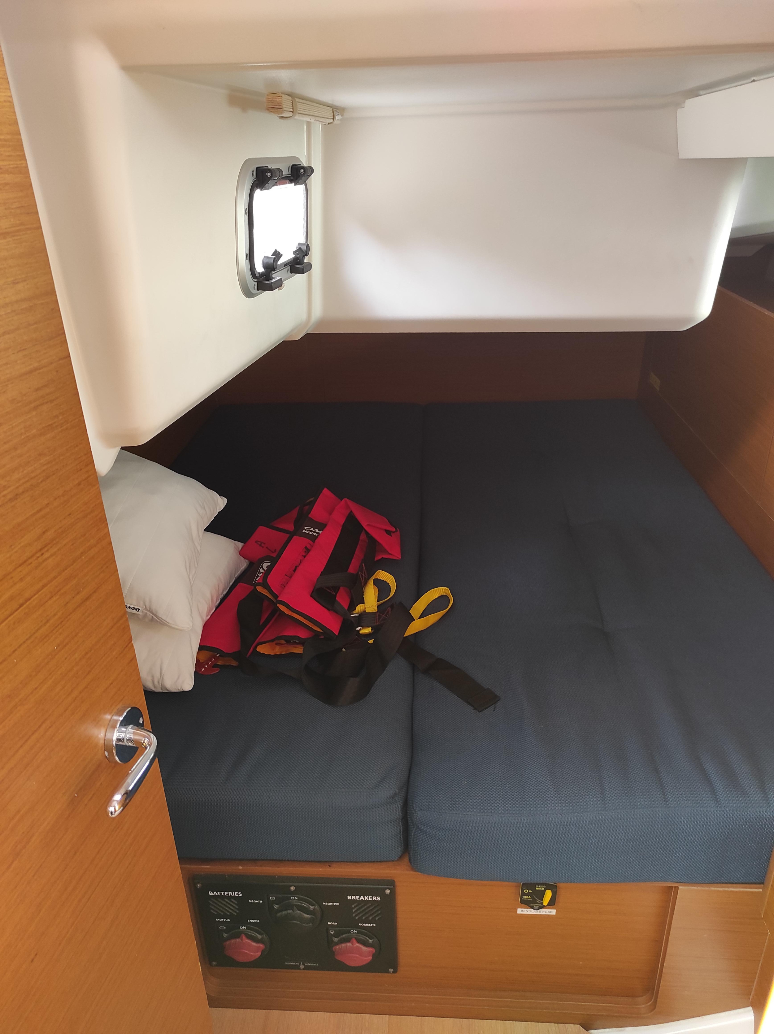 Sun Odyssey 440 — photo 29