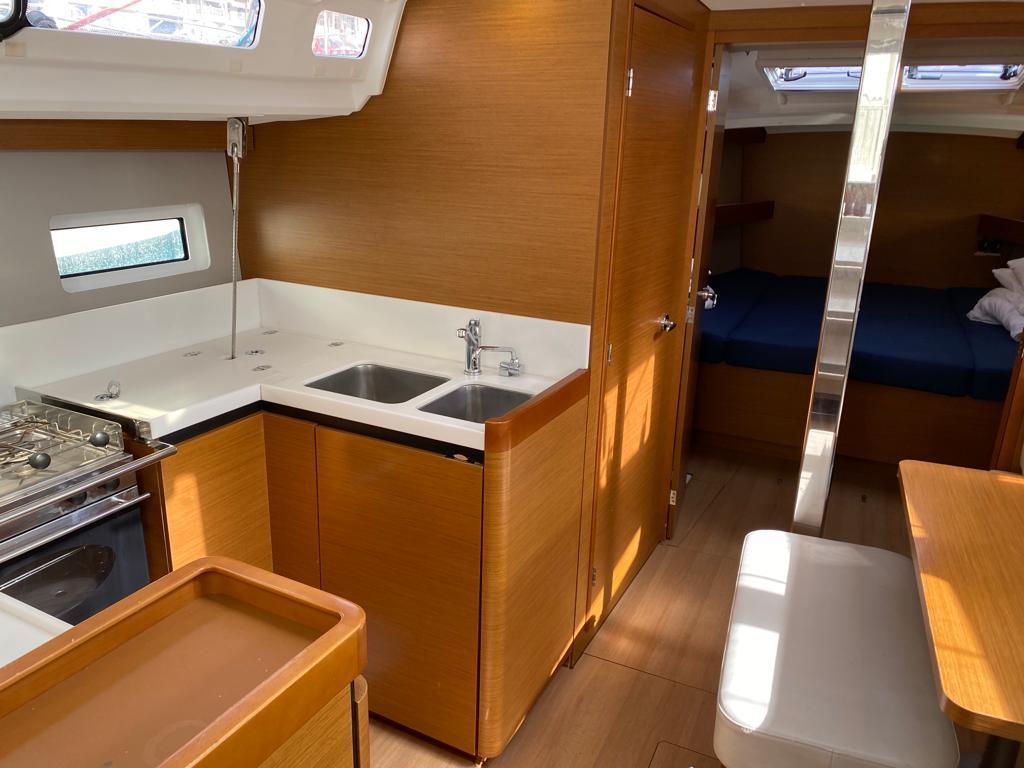 Sun Odyssey 440 — photo 14