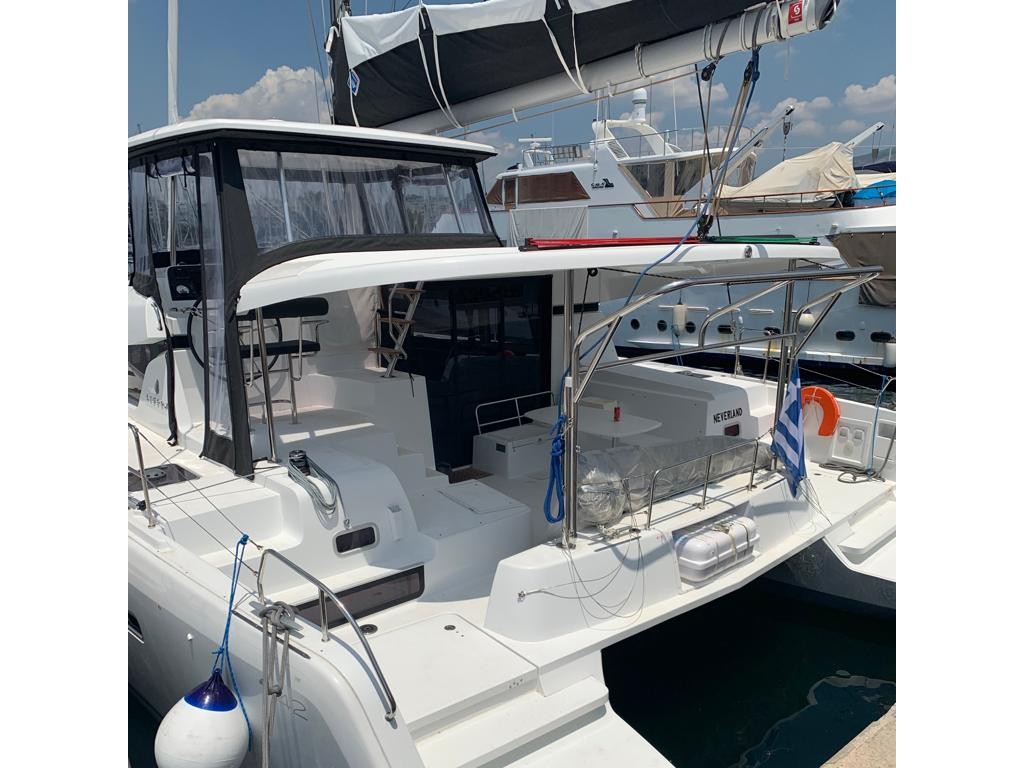 Lagoon 42 — photo 1