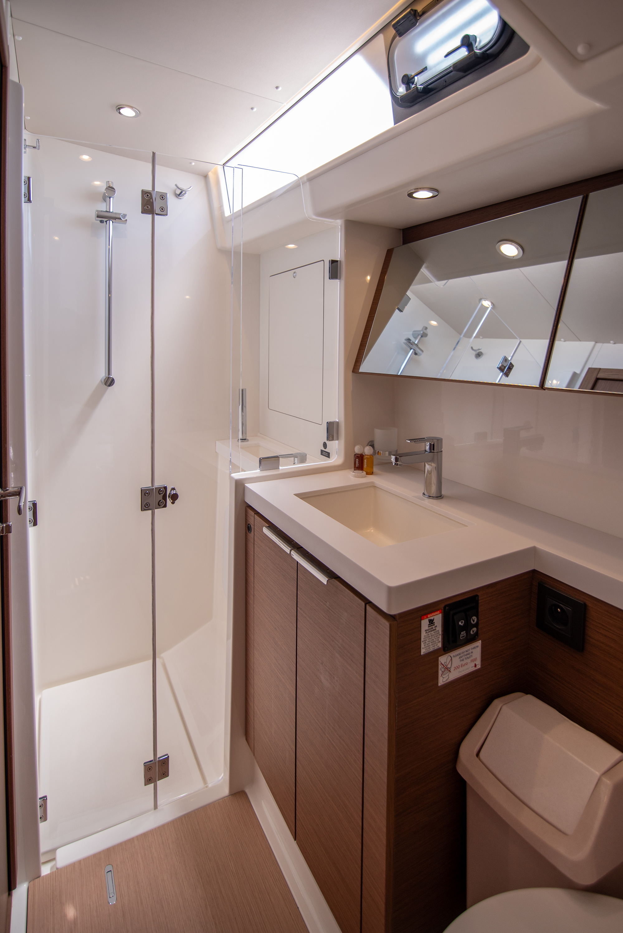 Oceanis 54 — photo 17