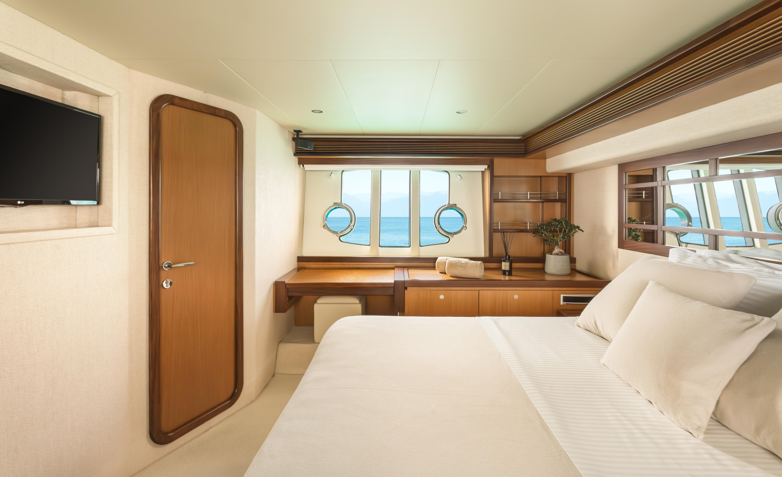 Ferretti 630 — photo 2