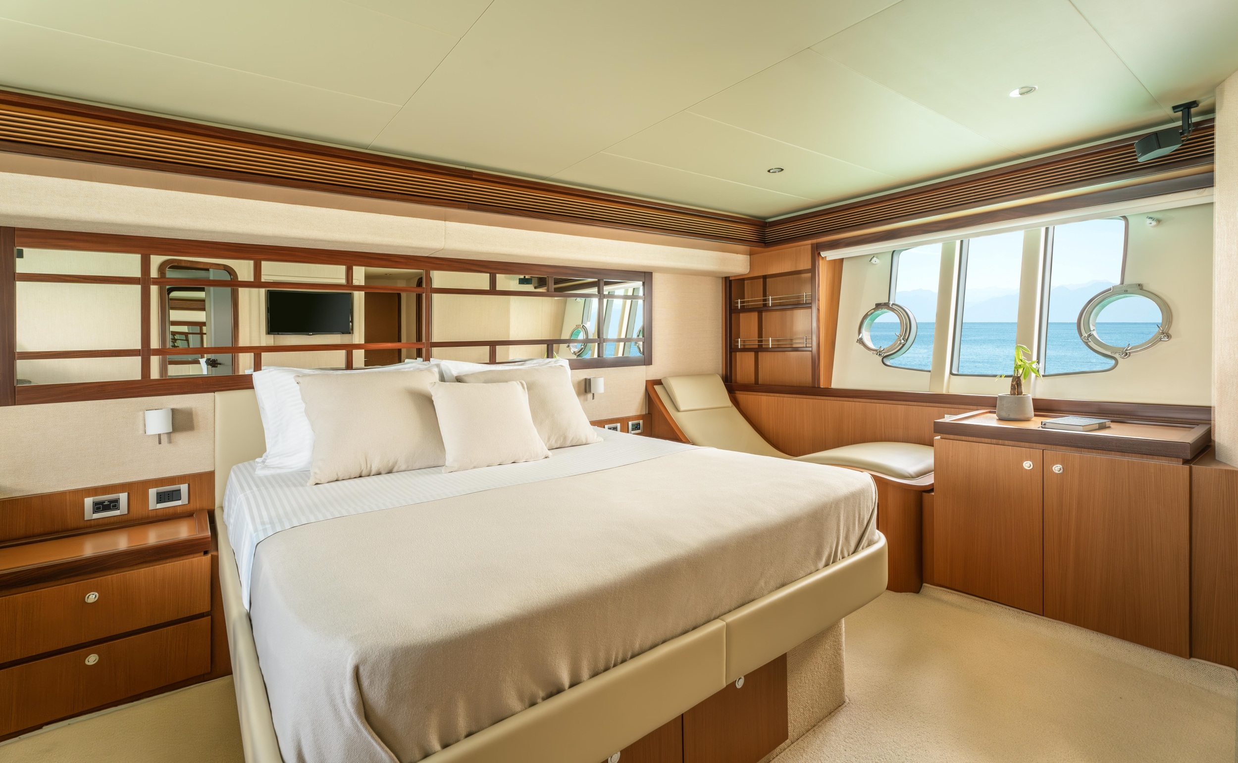 Ferretti 630 — photo 17