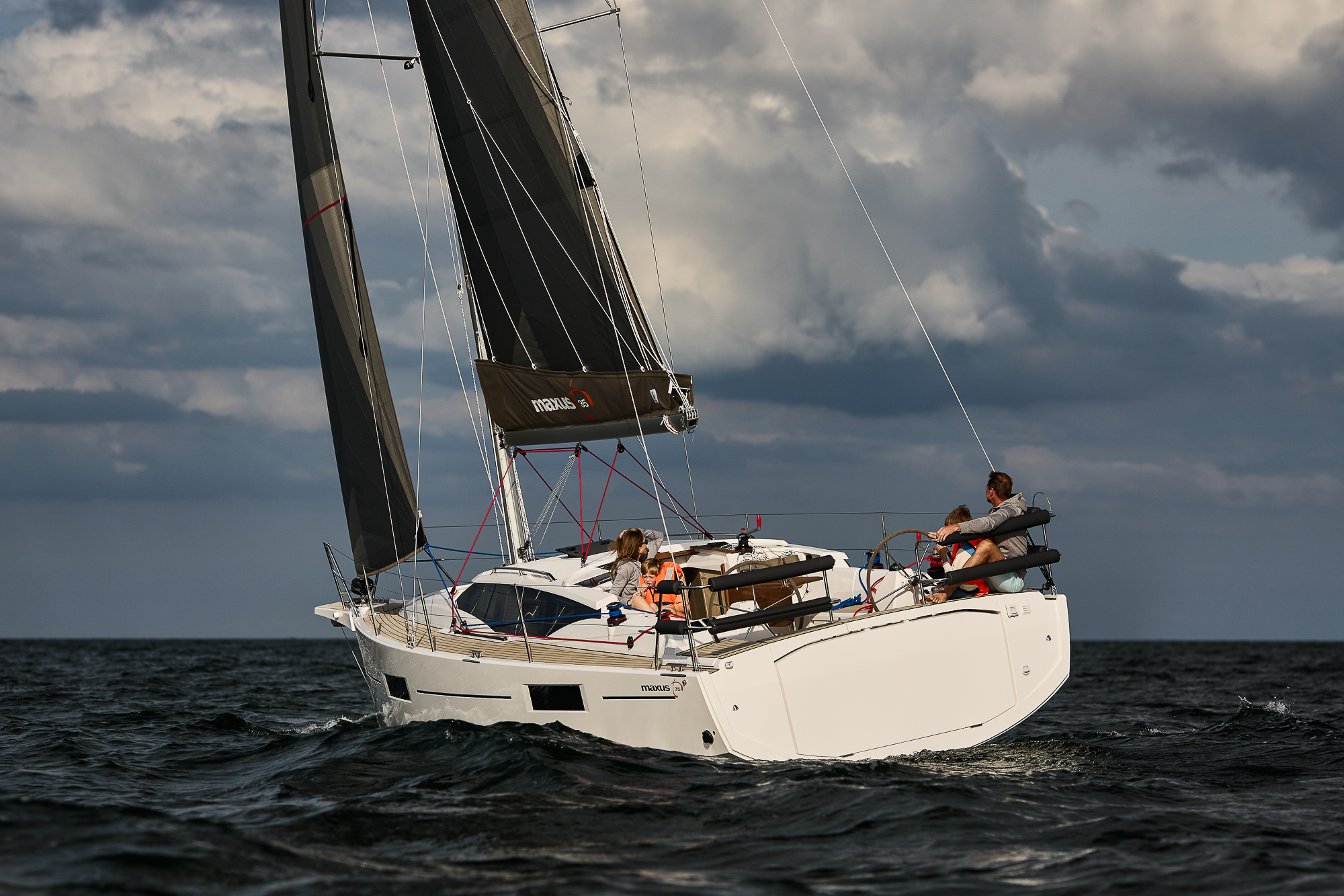 Maxus 35 — photo 26
