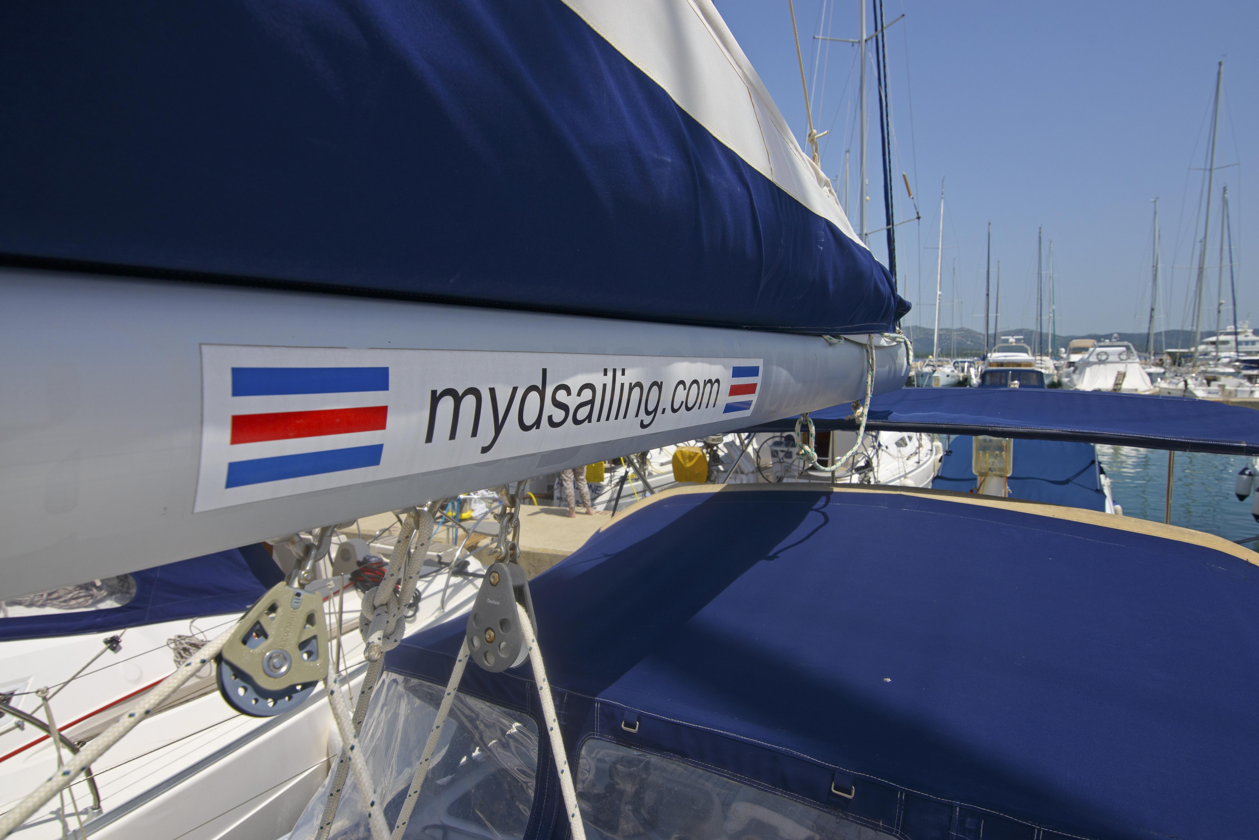Beneteau Cyclades 39.3 — photo 8