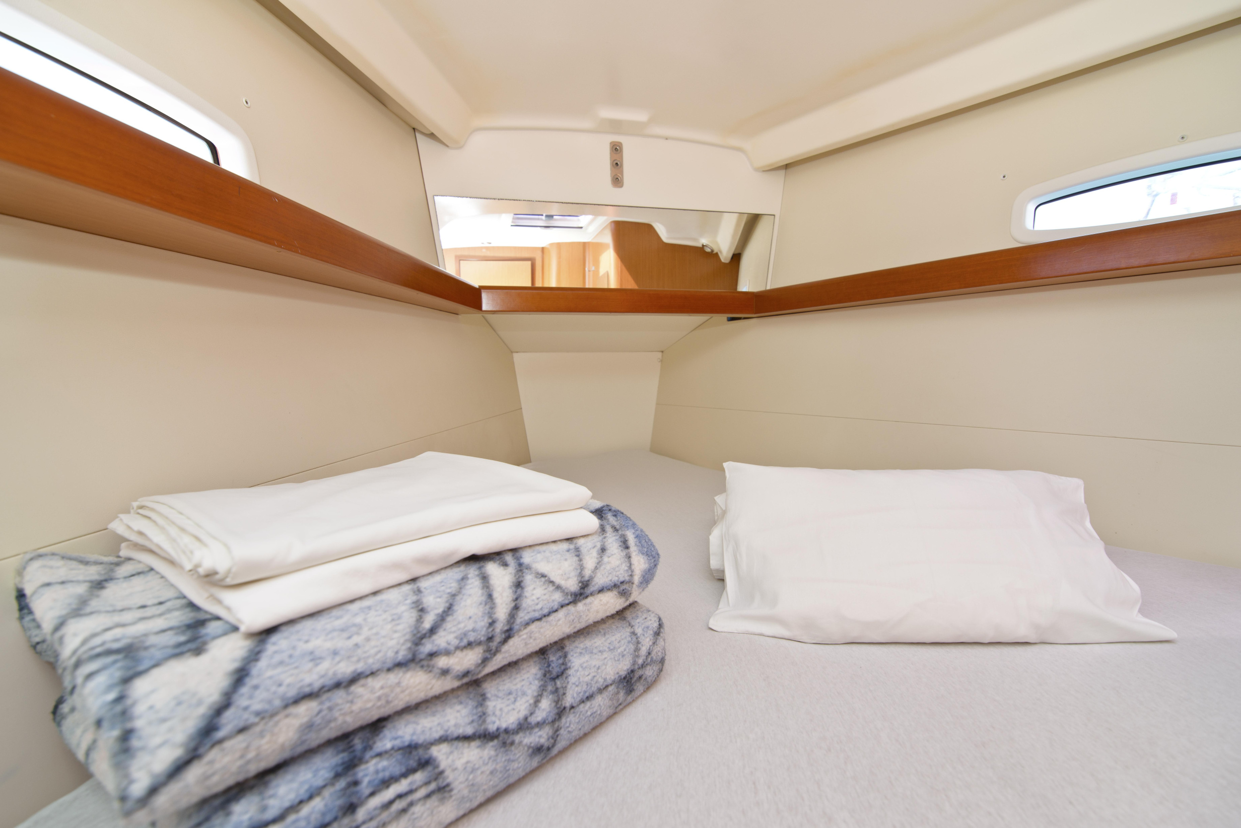 Beneteau Oceanis 43 — photo 8