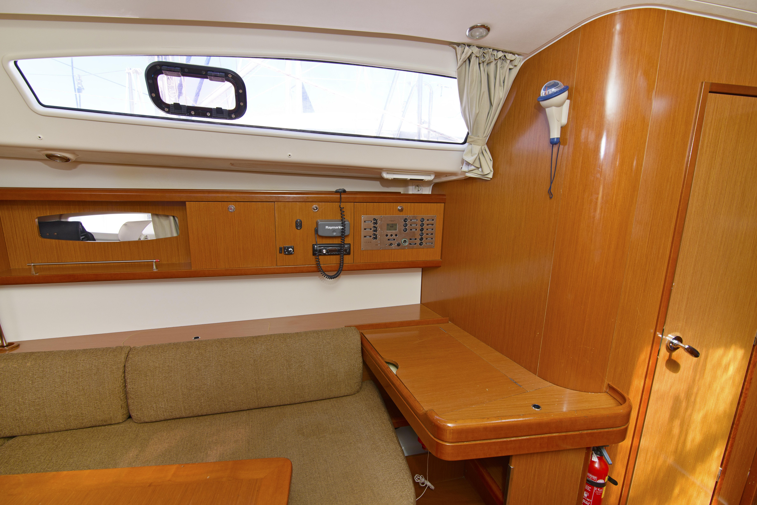 Beneteau Oceanis 43 — photo 15