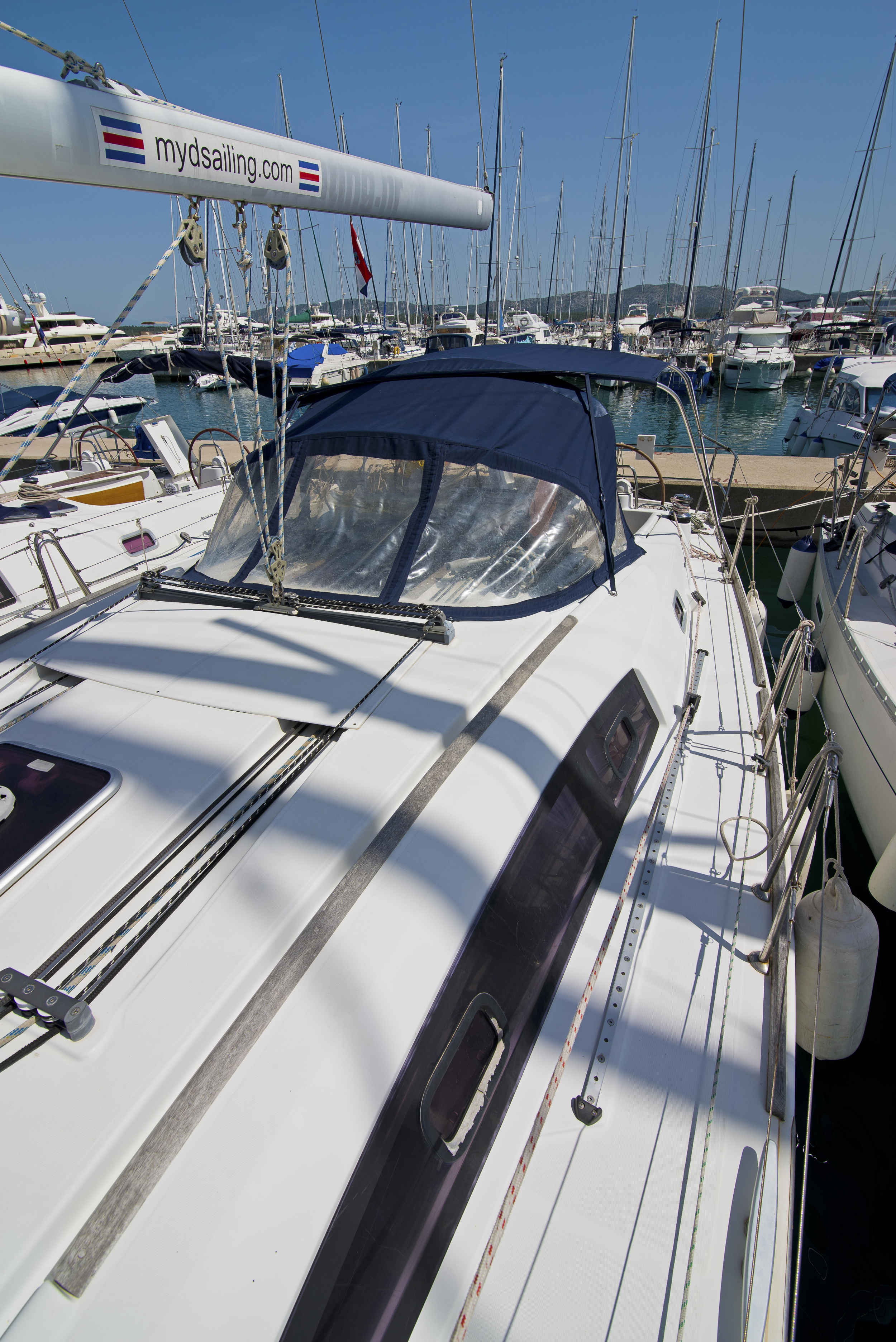 Beneteau Oceanis 43 — photo 3