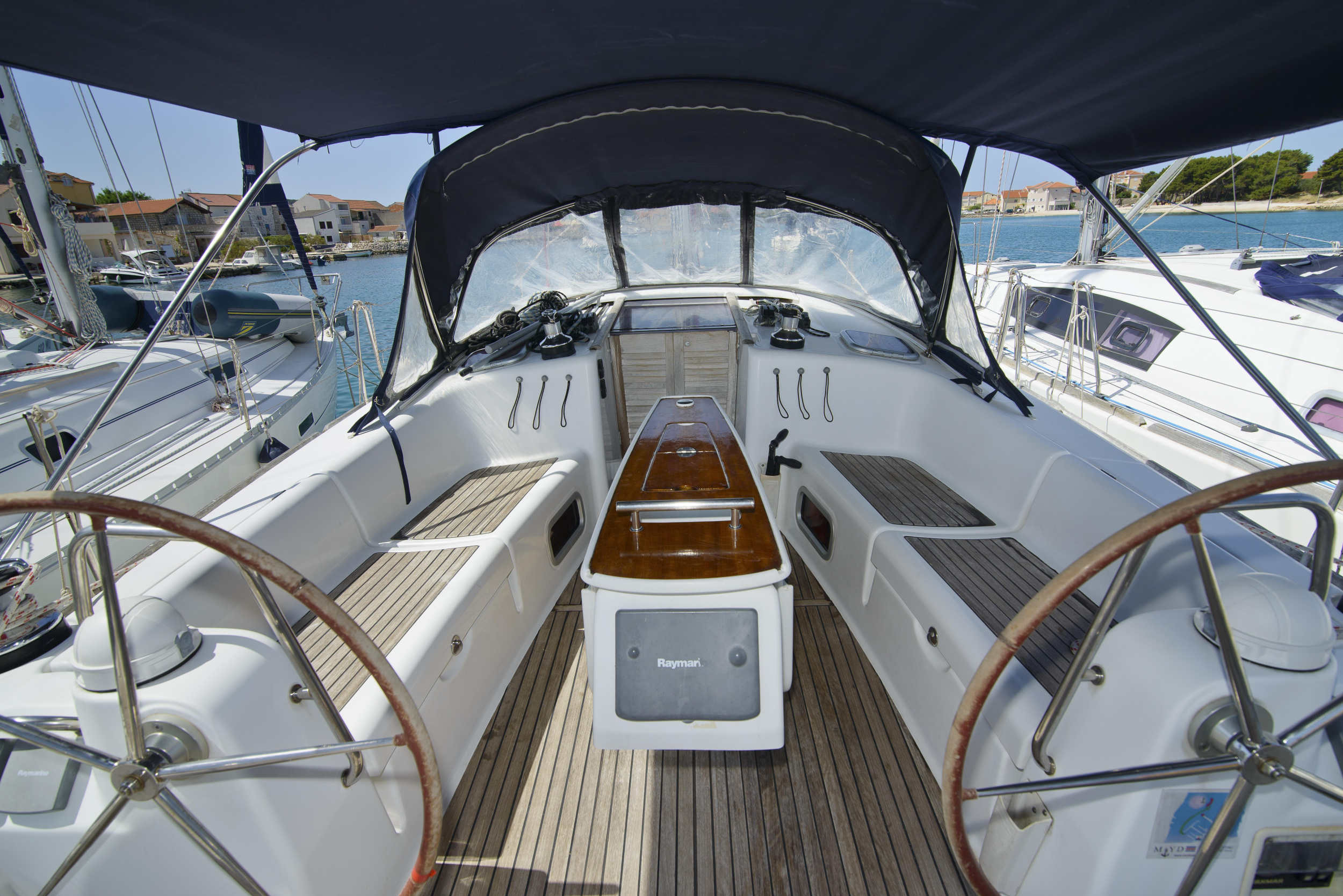 Beneteau Oceanis 43 — photo 2