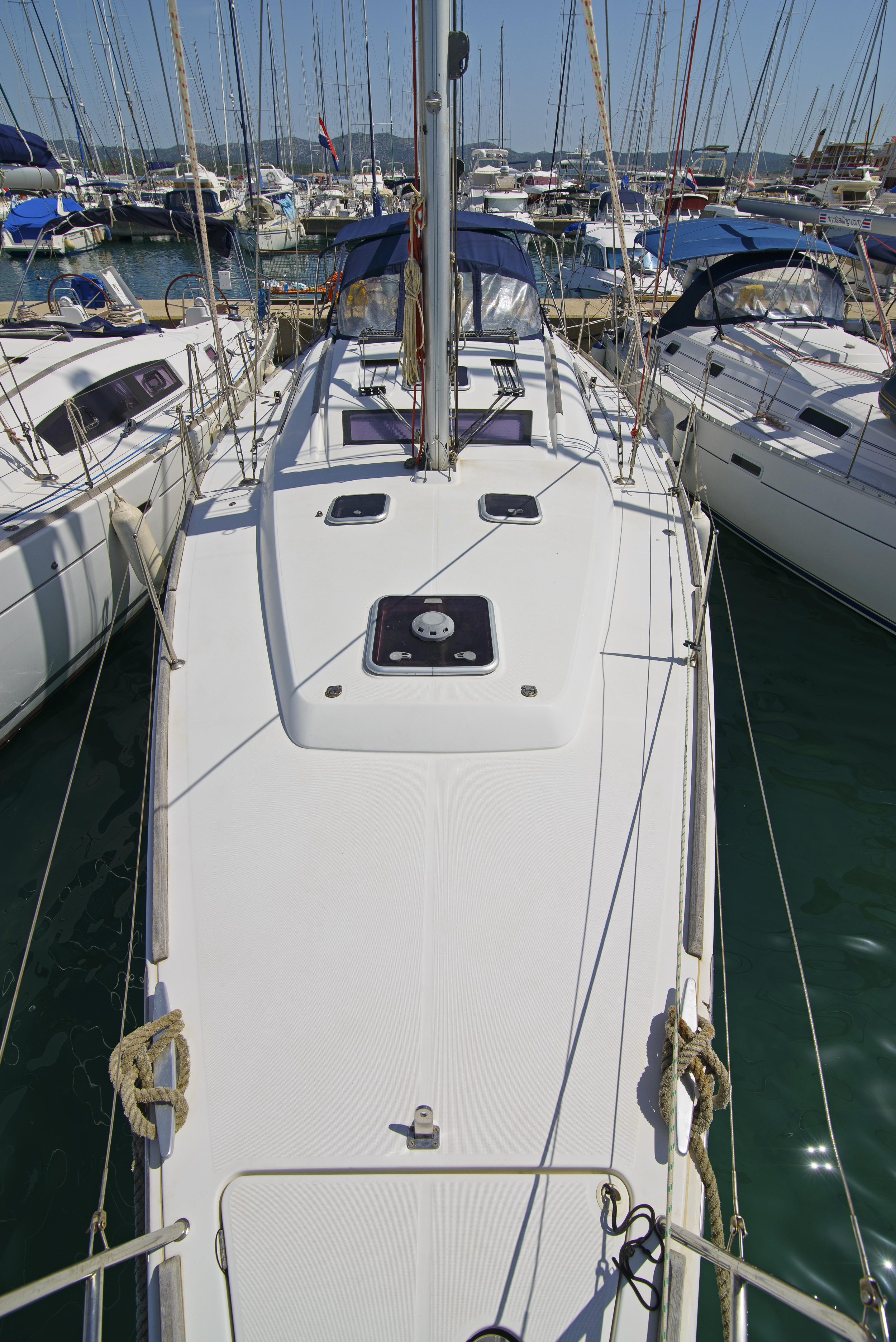 Beneteau Oceanis 43 — photo 11