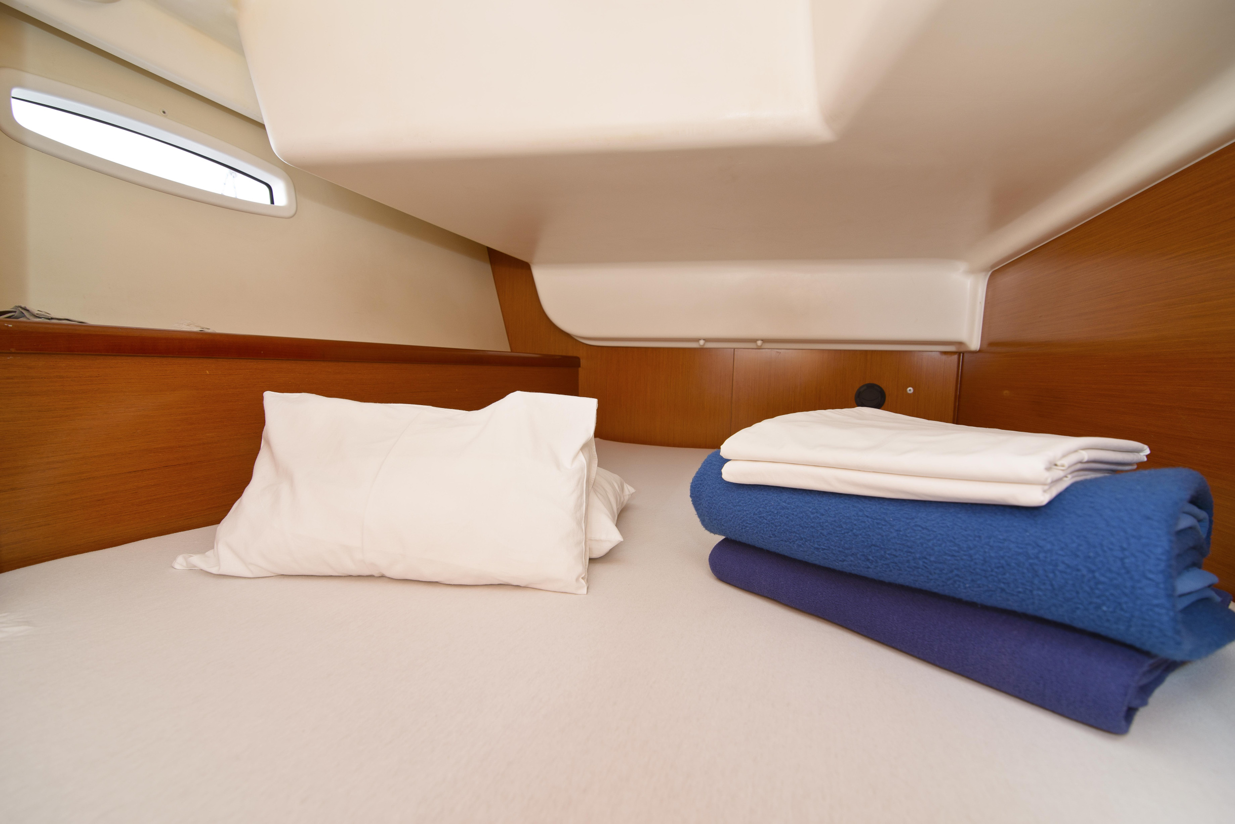 Beneteau Oceanis 43 — photo 14