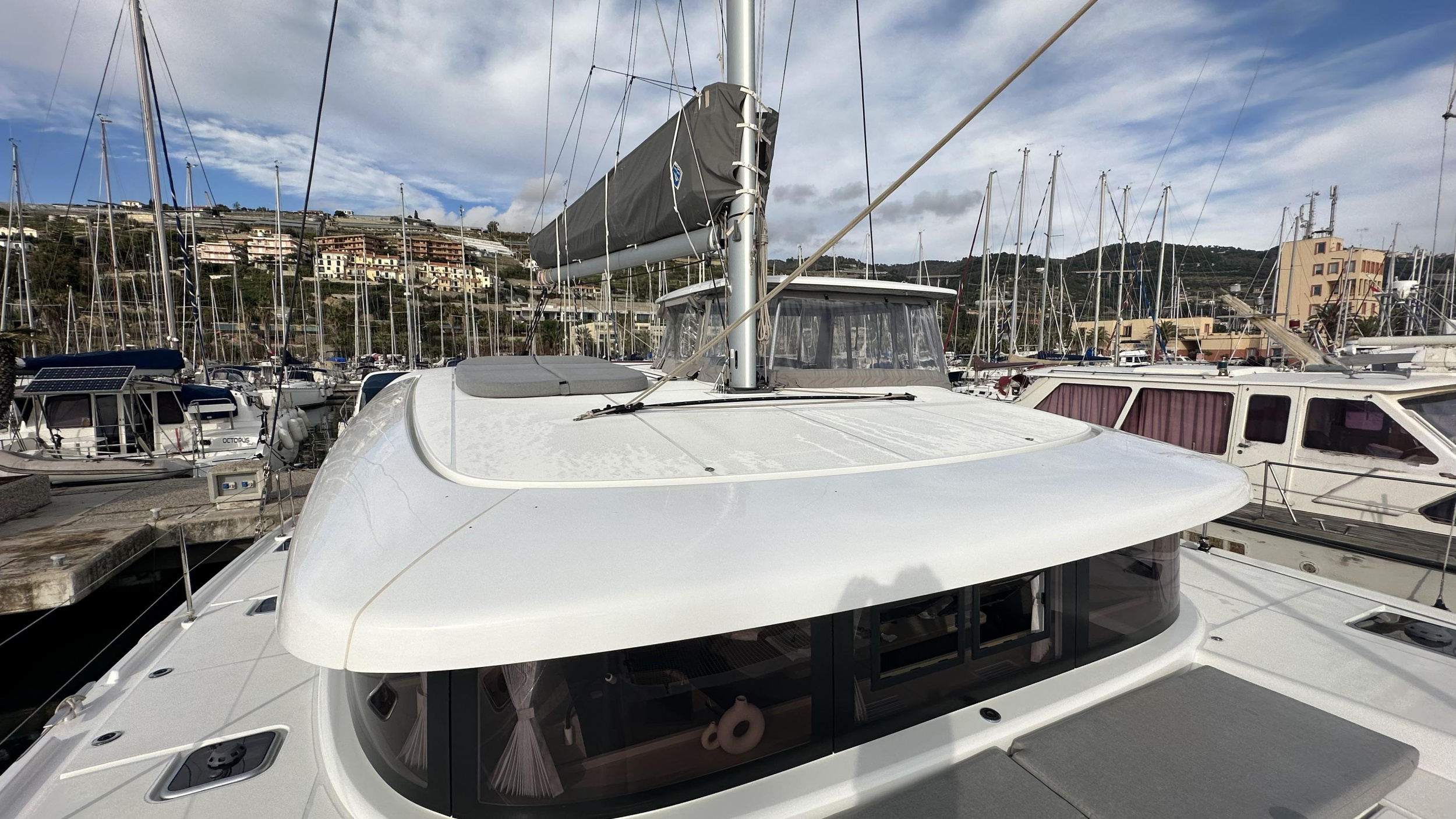Lagoon 42 — photo 4