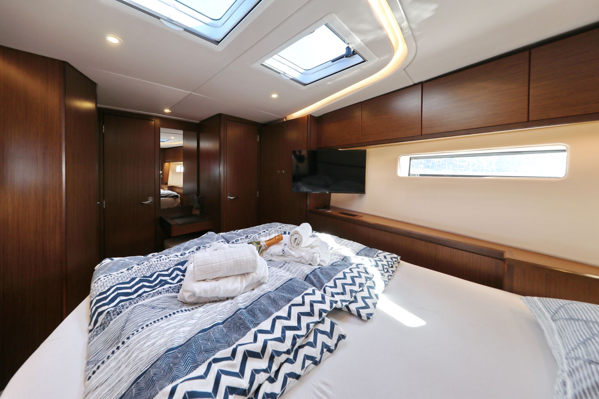 Bavaria Cruiser 57 — photo 24