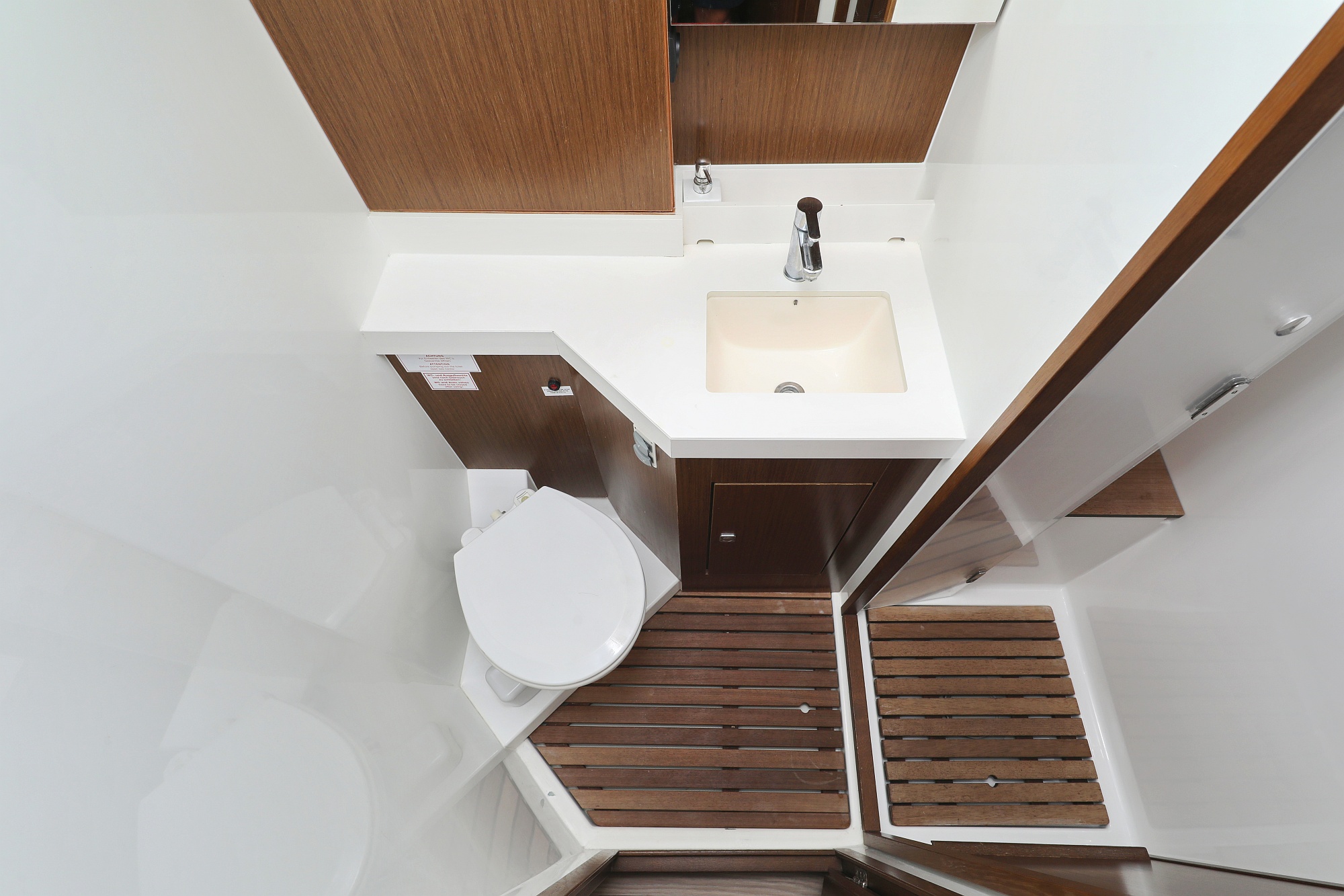 Bavaria Cruiser 57 — photo 22